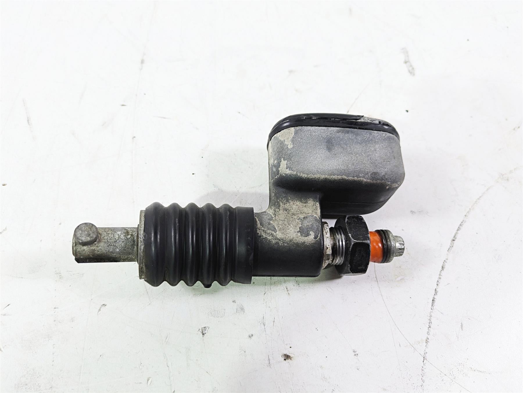 2004 Harley FLSTCI Softail Heritage Rear Brake Master Cylinder -Works 41755-99F {{ shop.shopifyCountryName }} - Mototech271