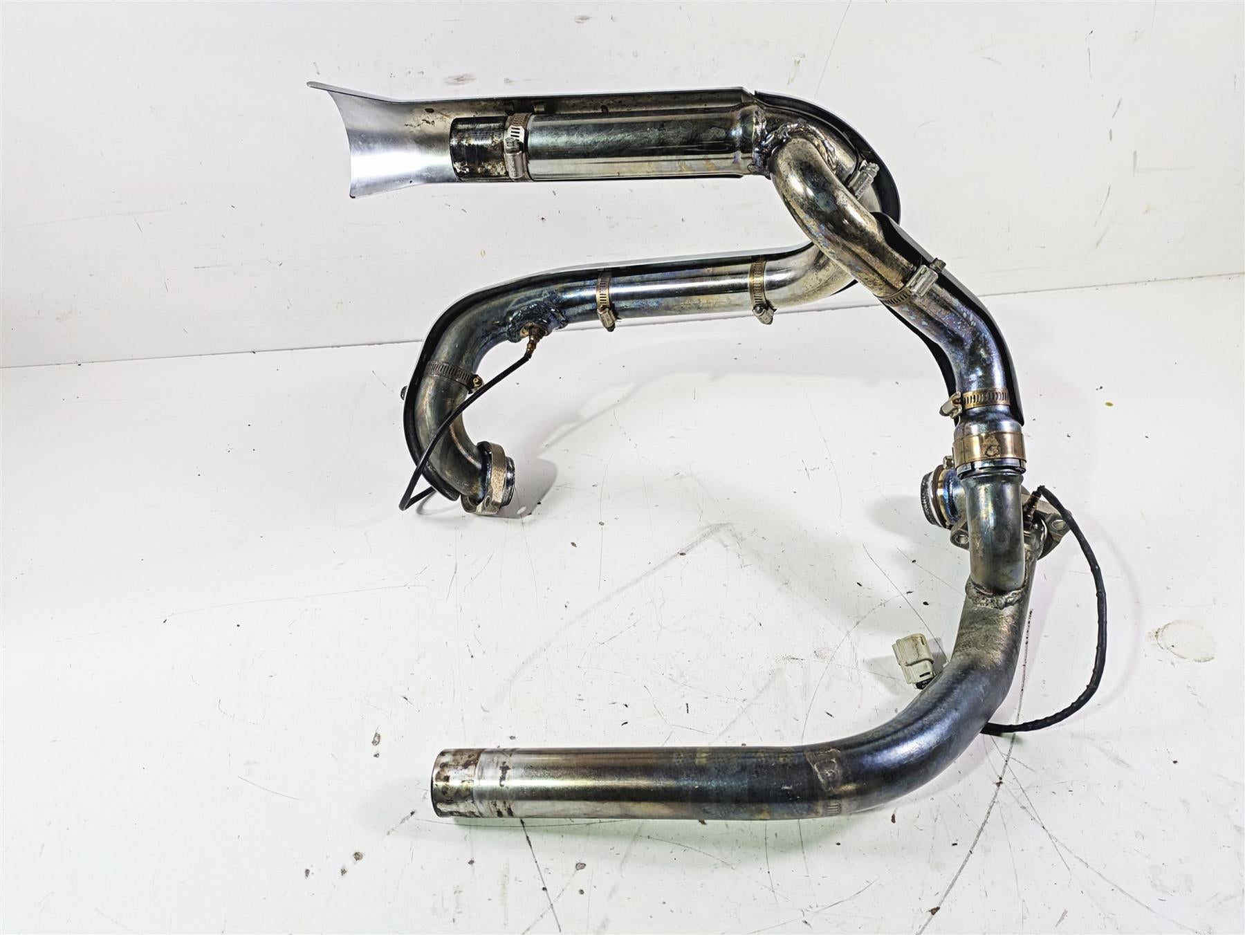 2012 Harley VRSCF Muscle V Rod Stock Exhaust Header Manifold Set 65600071 {{ shop.shopifyCountryName }} - Mototech271