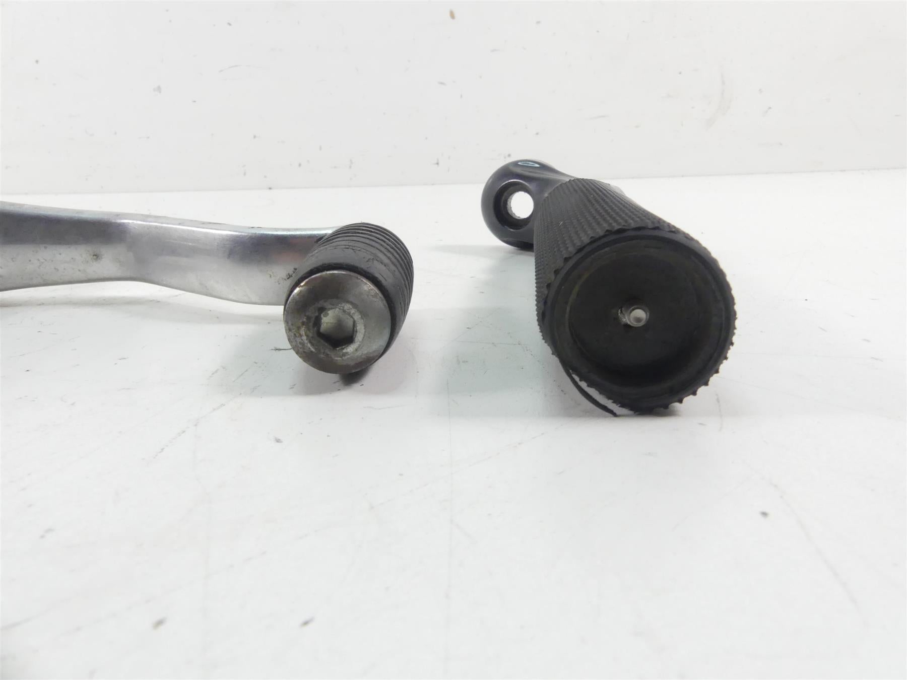 2013 Harley VRSCDX Night Rod Special Left Front Footpeg & Shifter Parts 33757-01 {{ shop.shopifyCountryName }} - Mototech271