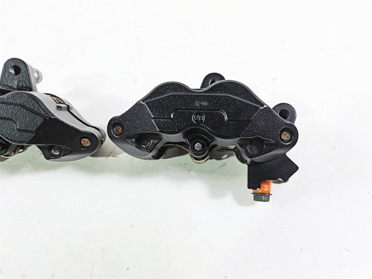 2018 Indian Chieftain Limited Front Brake Caliper Set 1912390 1912391 {{ shop.shopifyCountryName }} - Mototech271