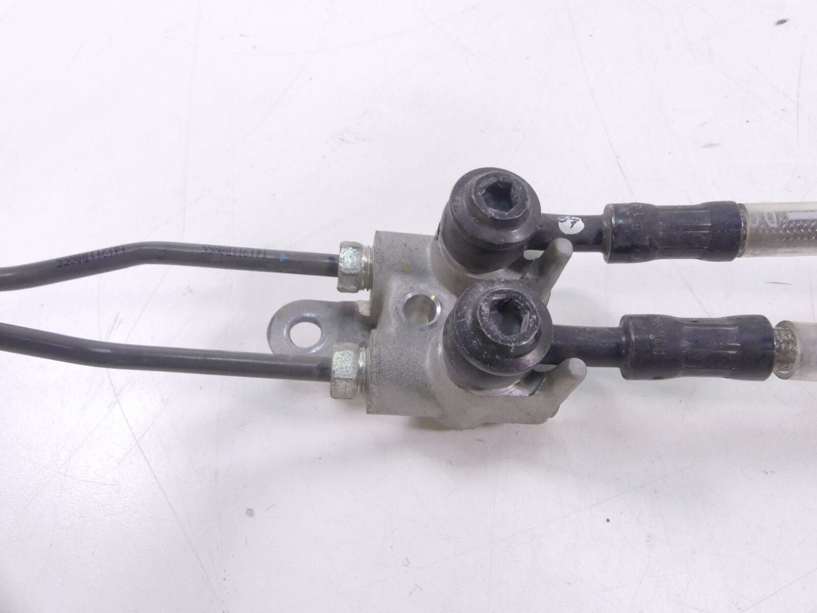 2015 Yamaha YZF-R1M Front Abs Brake Line Set 2CR-2584B-00-00 {{ shop.shopifyCountryName }} - Mototech271