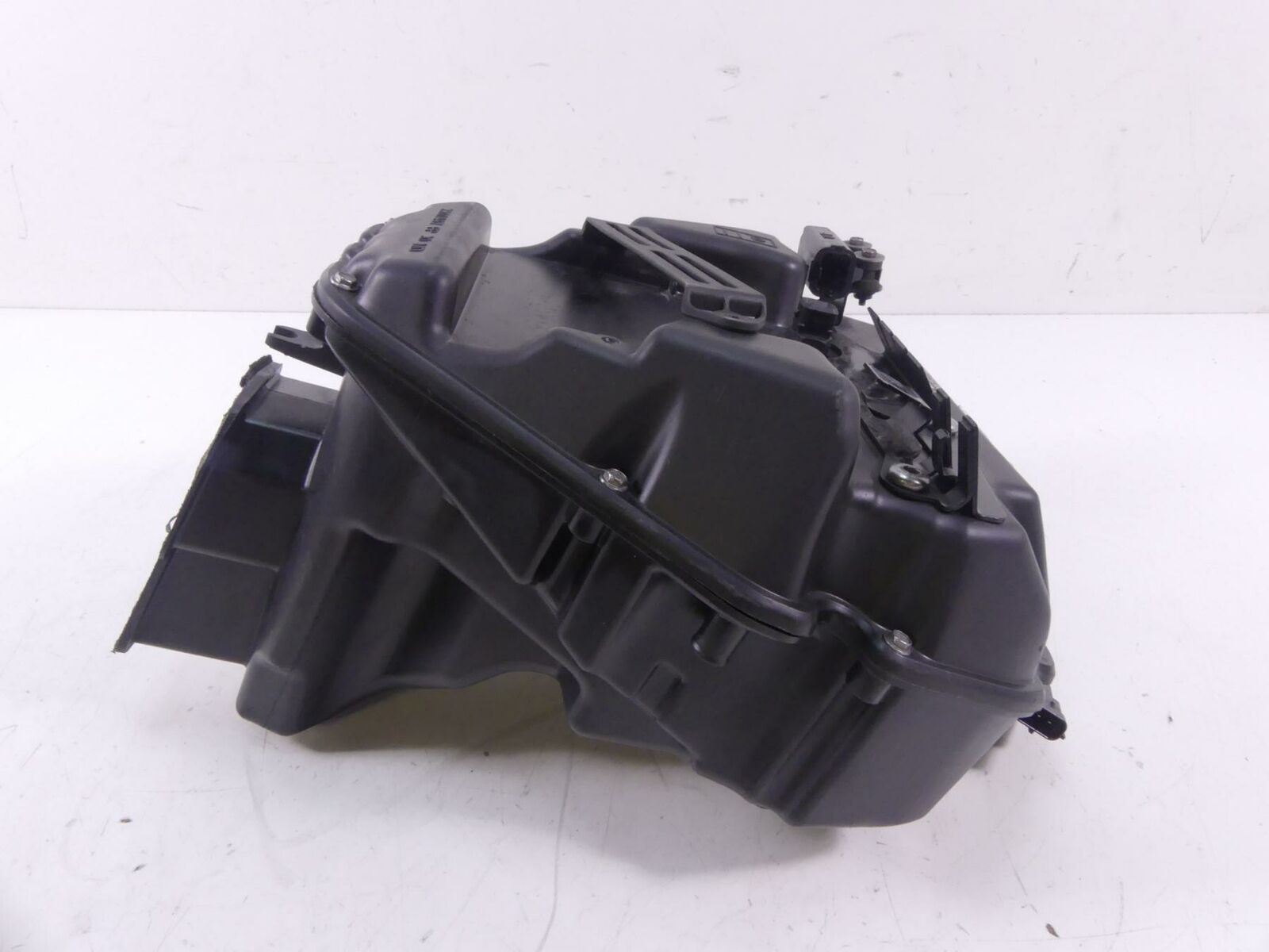 2009 Triumph Street Triple 675R Air Filter Cleaner Breather Box T2200492 {{ shop.shopifyCountryName }} - Mototech271