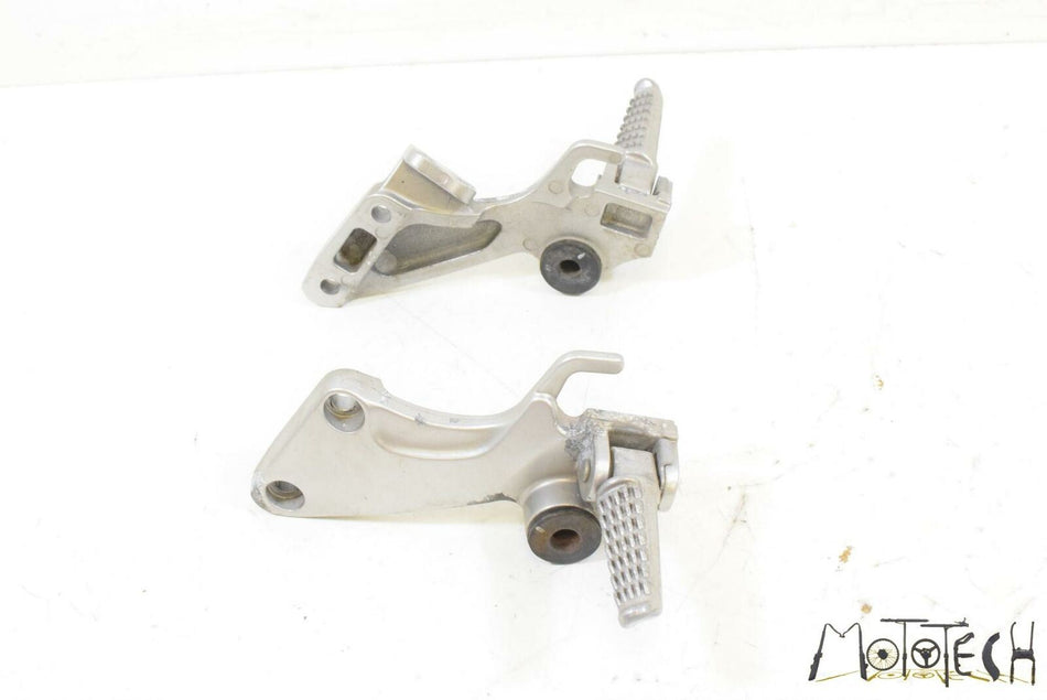 2005 Kawasaki ZZR1200 ZX1200 Rear Footpeg Peg Rest Set 35063-1219-458 {{ shop.shopifyCountryName }} - Mototech271