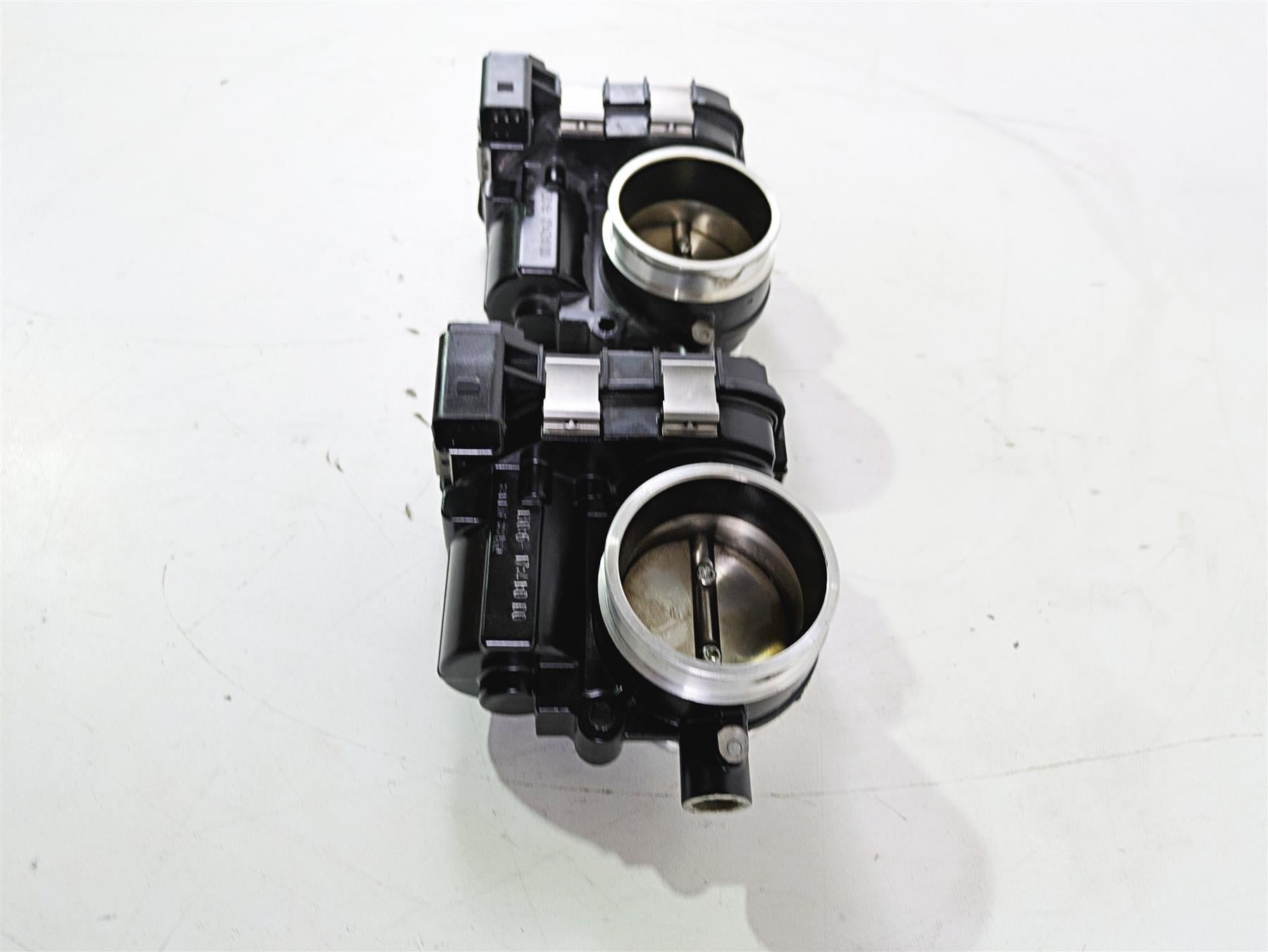 2016 BMW R1200RS K54 Throttle Bodies Body Fuel Injection 13548564959 {{ shop.shopifyCountryName }} - Mototech271