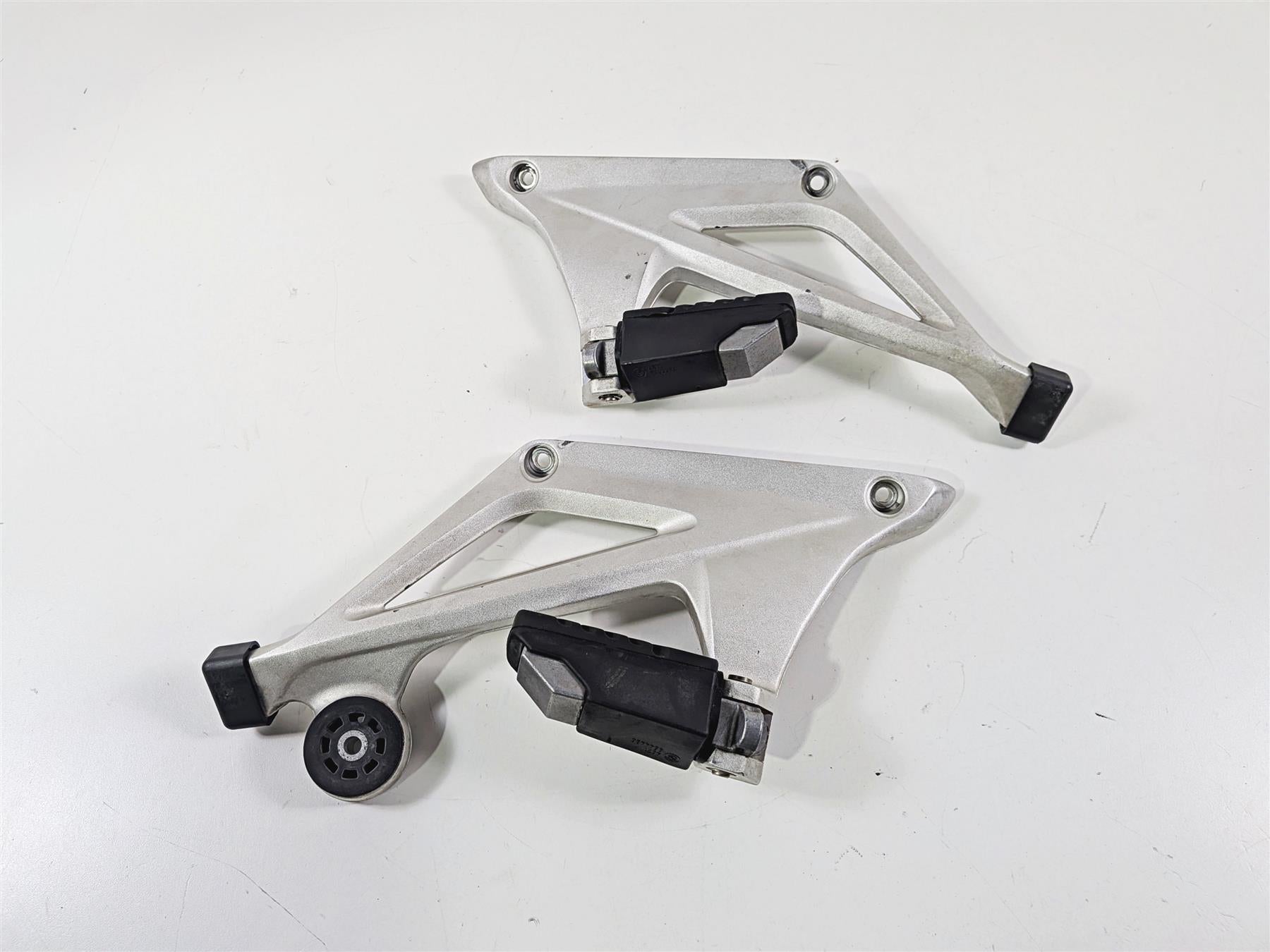 2016 BMW R1200RT RT RTW K52 Passenger Foot Peg Rest Set 46718534789 46718534790 {{ shop.shopifyCountryName }} - Mototech271