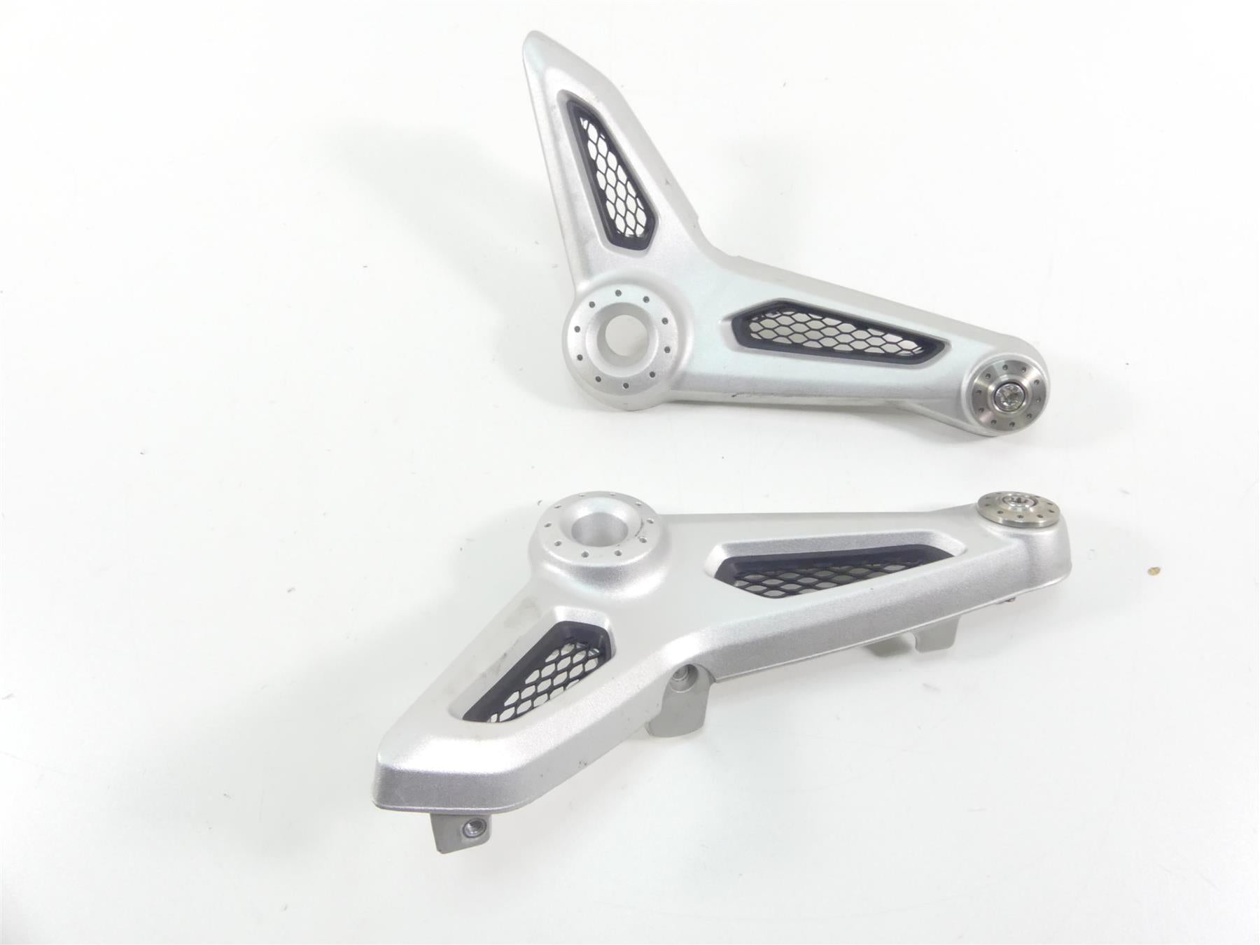 2016 BMW R nineT R9T K21 Front Rider Seat Support Brackets Set 46638531189 {{ shop.shopifyCountryName }} - Mototech271
