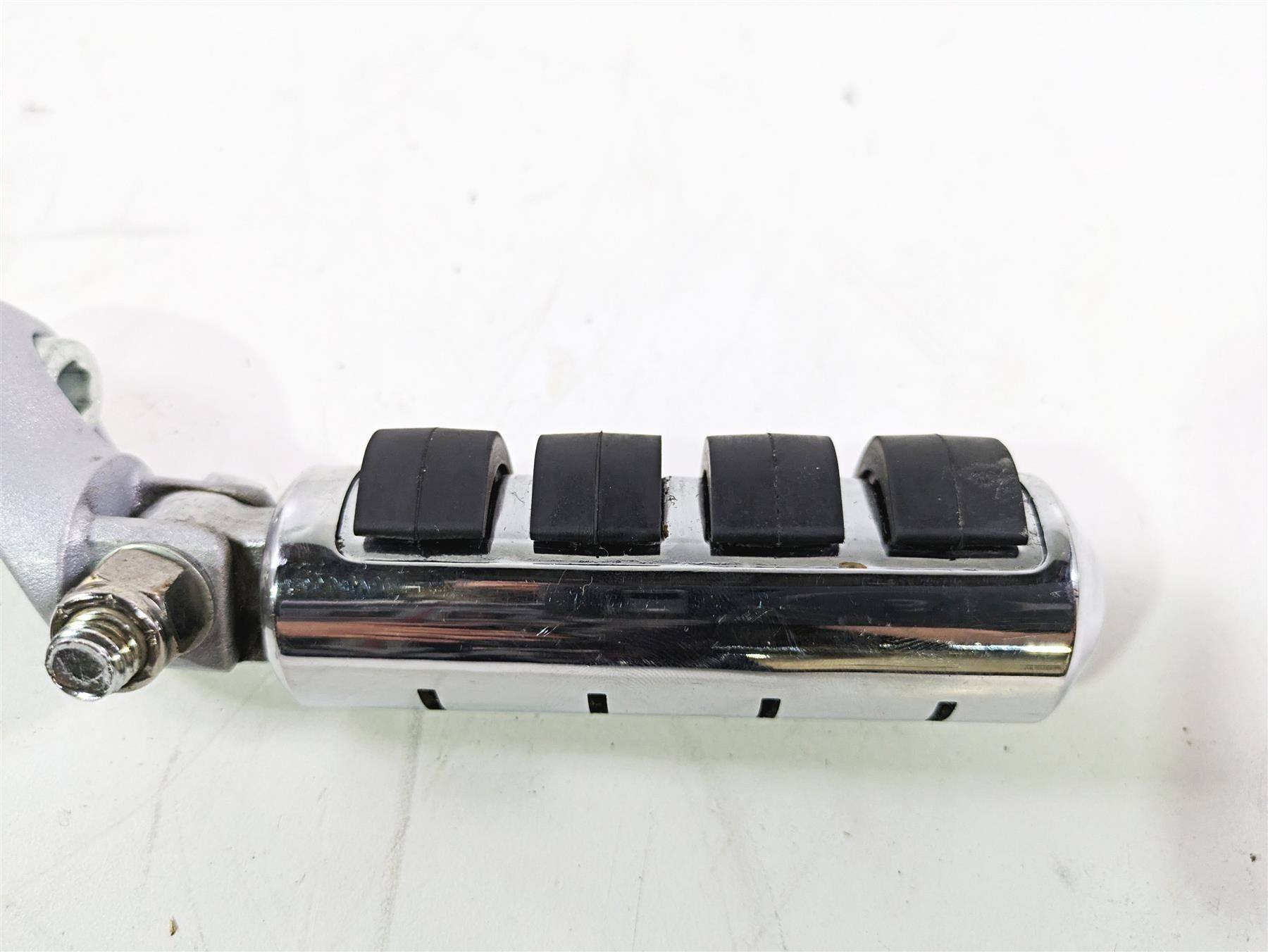 2006 Harley VRSCR Street V-Rod Right Front Footpeg & Brake Lever 42704-06 {{ shop.shopifyCountryName }} - Mototech271