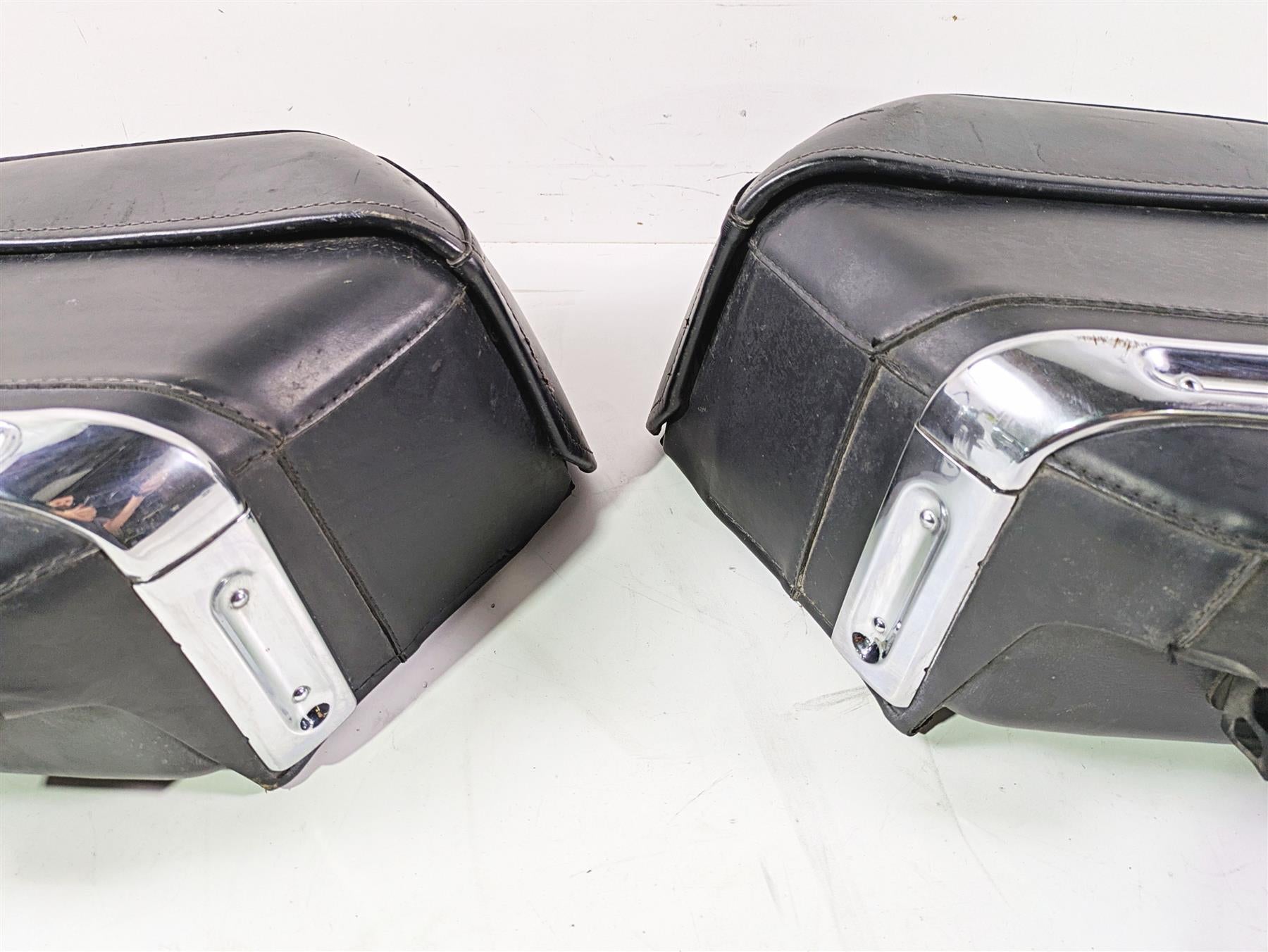 2007 Harley Touring FLHRSE CVO Road King Saddlebag Saddle Bag Set 88221-07 {{ shop.shopifyCountryName }} - Mototech271