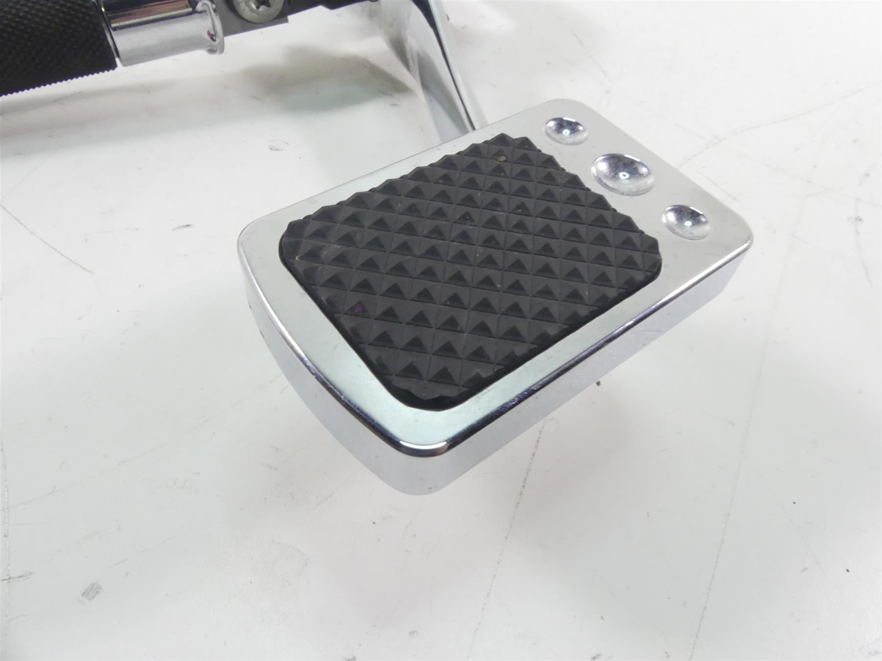 2013 Harley FXDWG Dyna Wide Glide Right Fw Footpeg & Brake Pedal 42663-03 {{ shop.shopifyCountryName }} - Mototech271