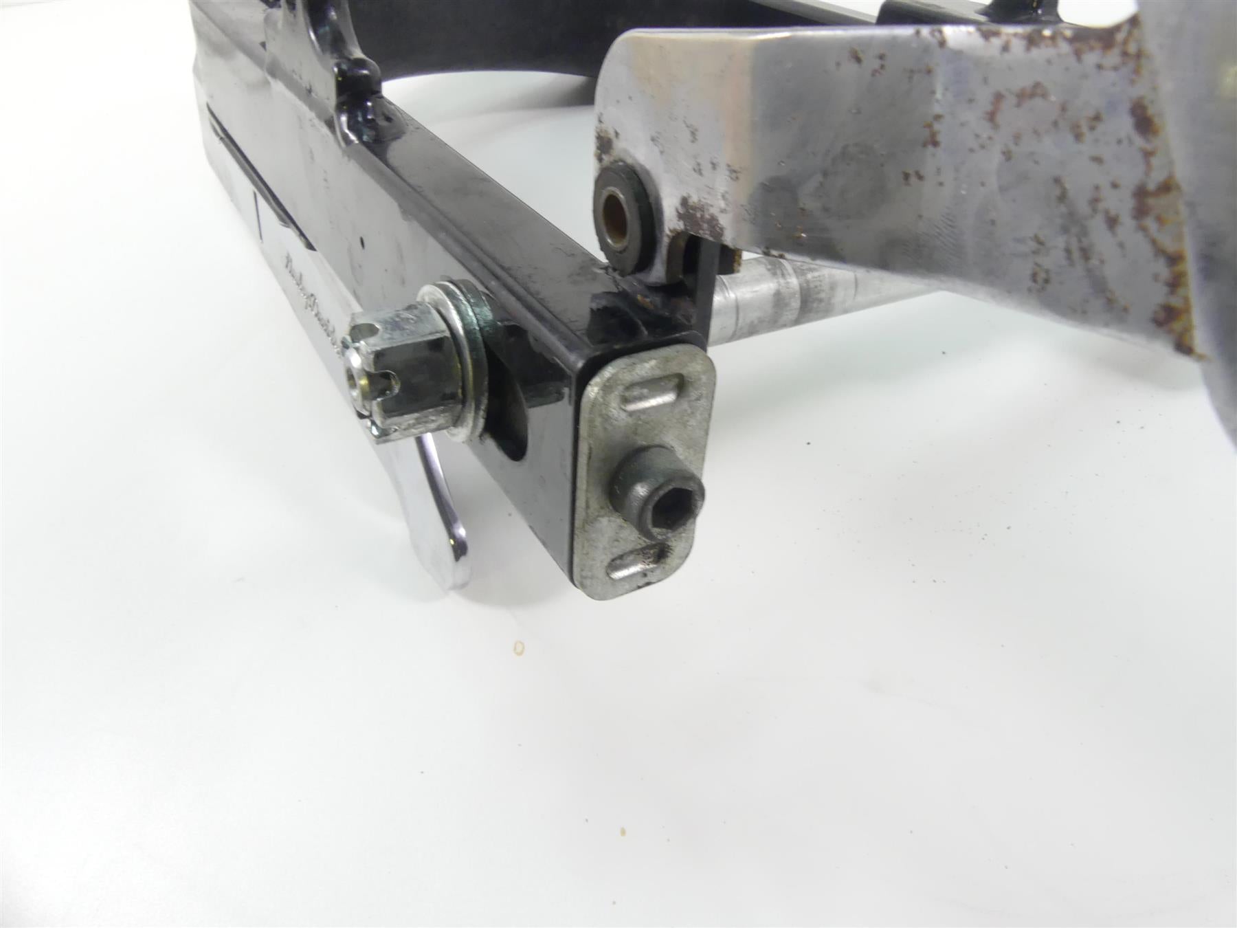 1999 Harley Dyna FXDL Low Rider Rear Swing Arm Swing Arm + 3/4" Axle 47820-90A {{ shop.shopifyCountryName }} - Mototech271