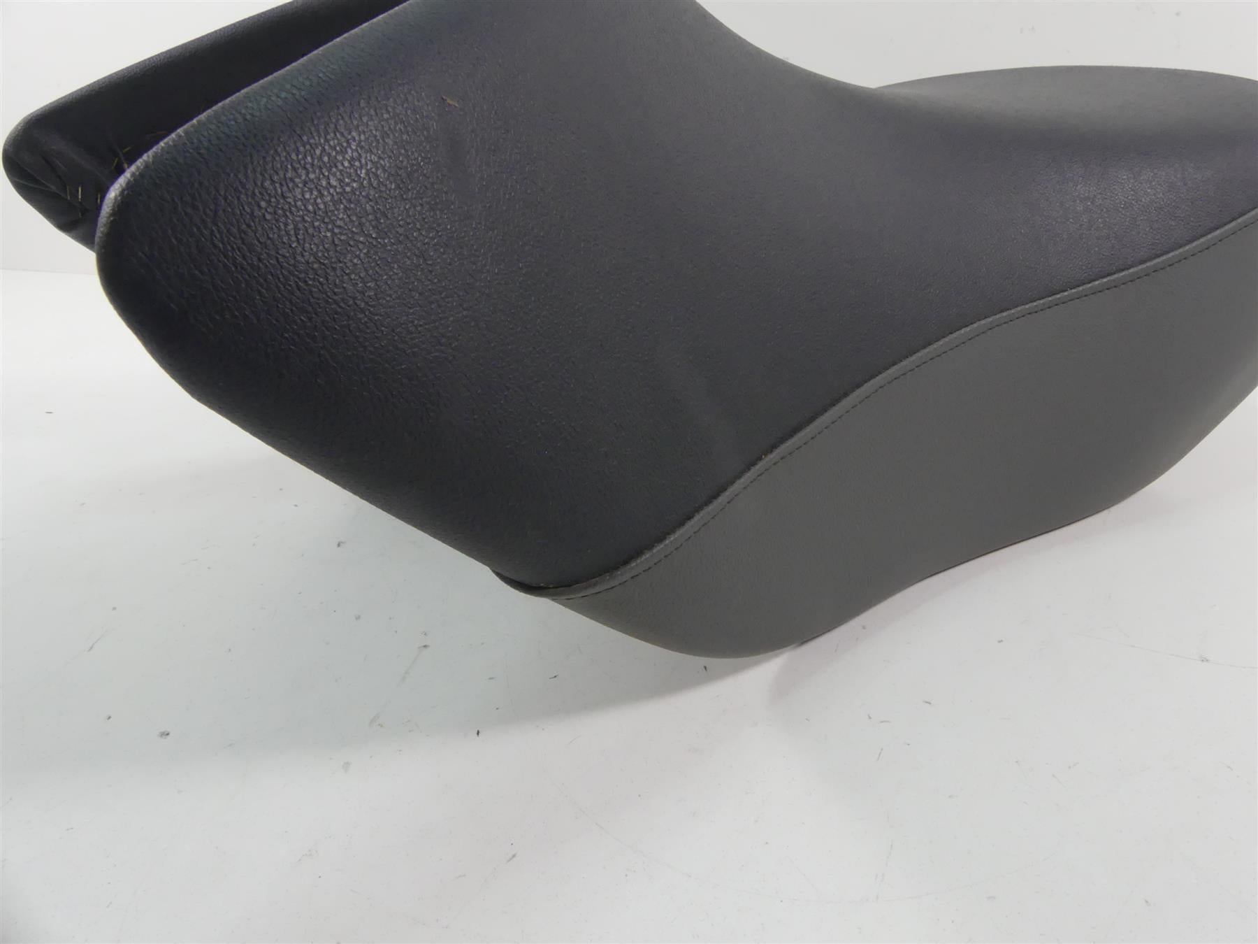 2013 BMW R1200GS K255 Adventure Unheated Front Rider Seat Saddle 52537667725 {{ shop.shopifyCountryName }} - Mototech271