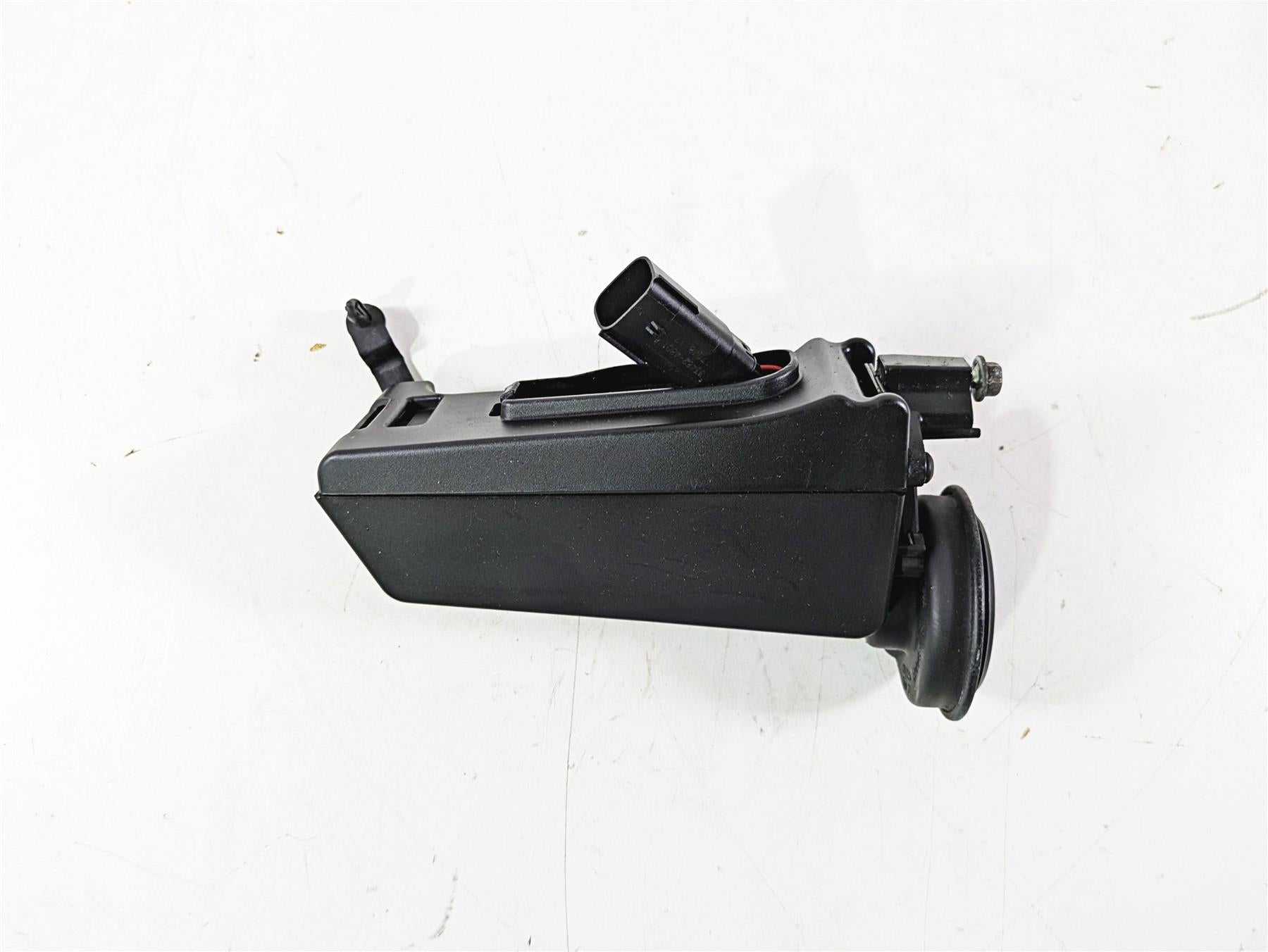 2018 Harley Softail FXFBS Fat Bob Horn + Wiring Box 69201654 {{ shop.shopifyCountryName }} - Mototech271