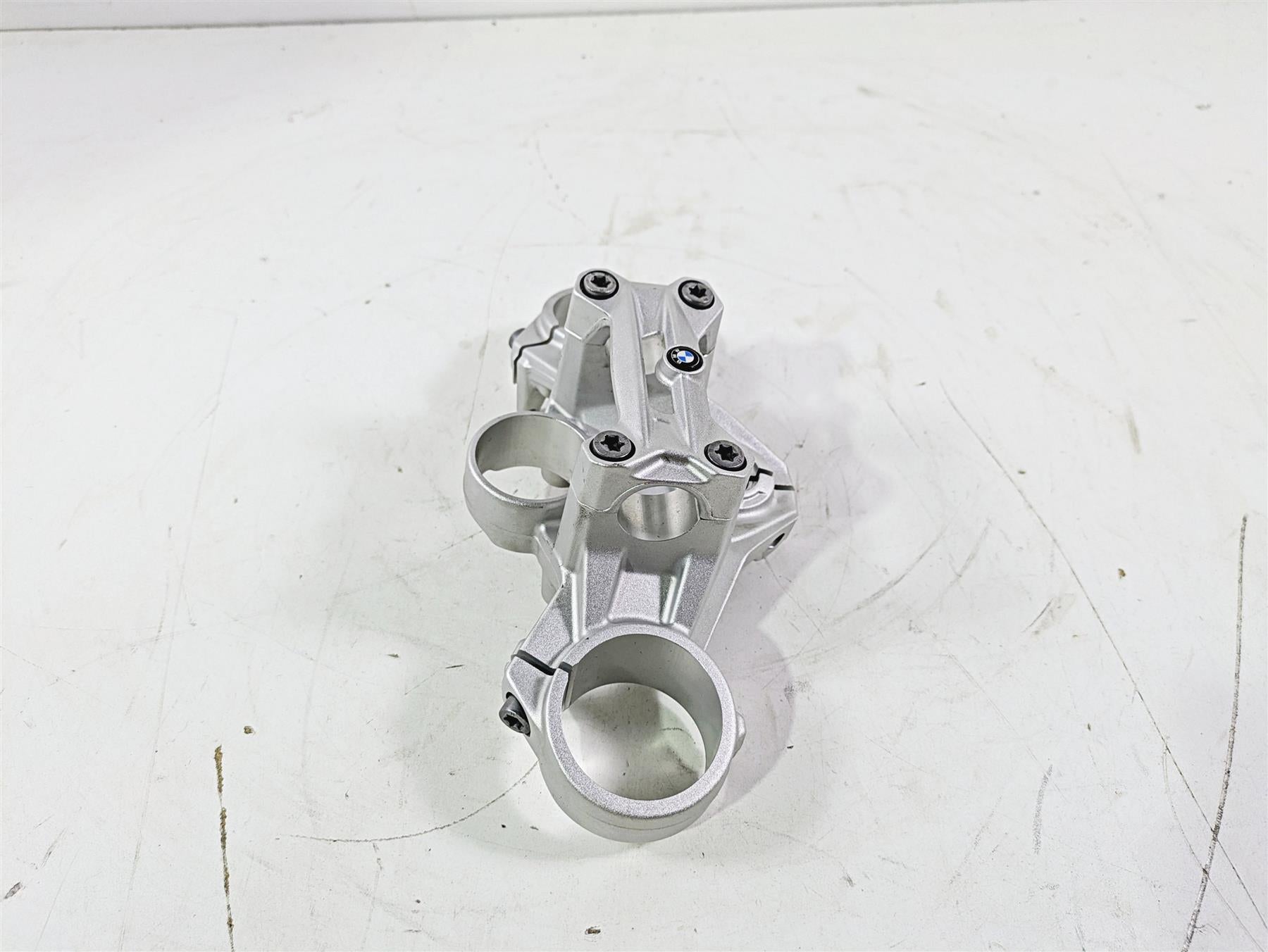 2016 BMW F800R K73 Upper Triple Tree Steering Clamp 8546421 32418546421 {{ shop.shopifyCountryName }} - Mototech271