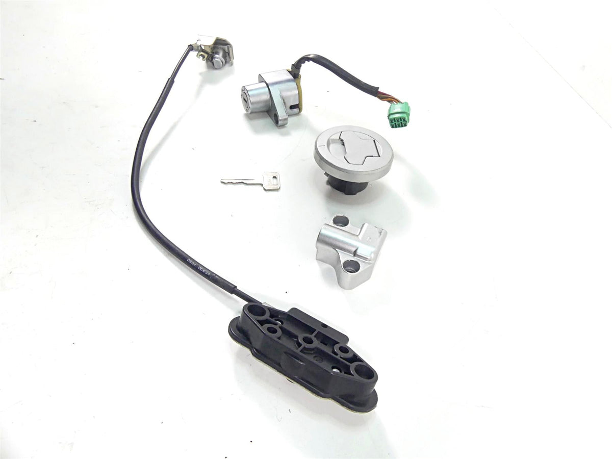 2008 Suzuki M109R VZR1800 Ignition Switch Key Lock Tank Cap Set 37000-48860 {{ shop.shopifyCountryName }} - Mototech271