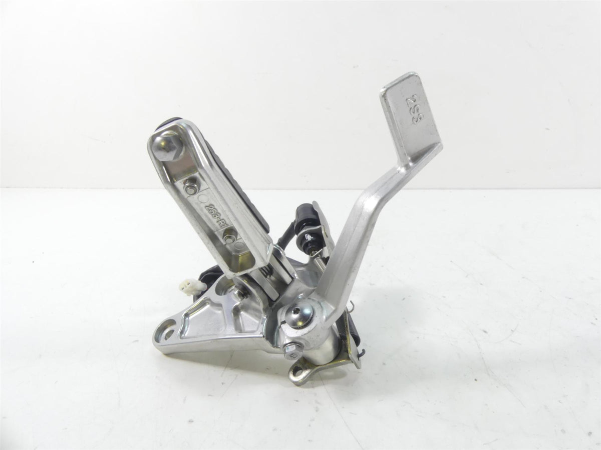 2013 Yamaha VMX17 V-Max 1700 Right Foot Peg + Brake Pedal Set 2S3-27443-00-00 {{ shop.shopifyCountryName }} - Mototech271