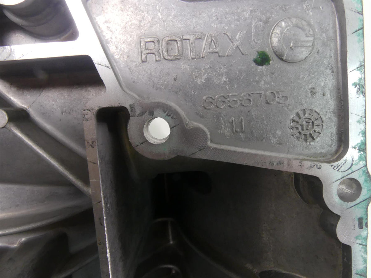 2018 Can Am Maverick X3 Turbo STD Side Engine Oil Sump Pan Cover 420656705 {{ shop.shopifyCountryName }} - Mototech271