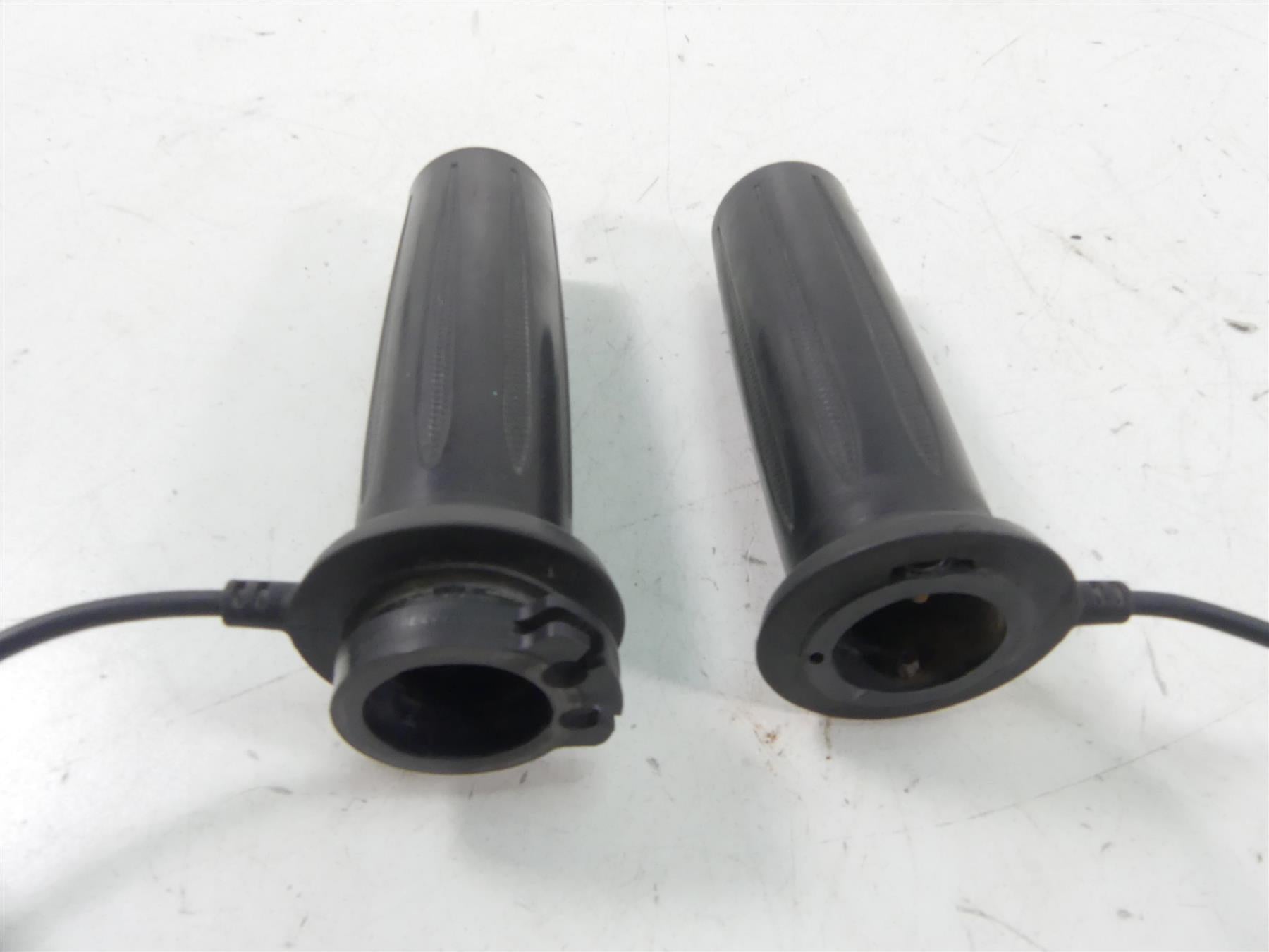 2011 Victory Vision Tour Left Right Heated Grip + Wiring Set 5413493 {{ shop.shopifyCountryName }} - Mototech271