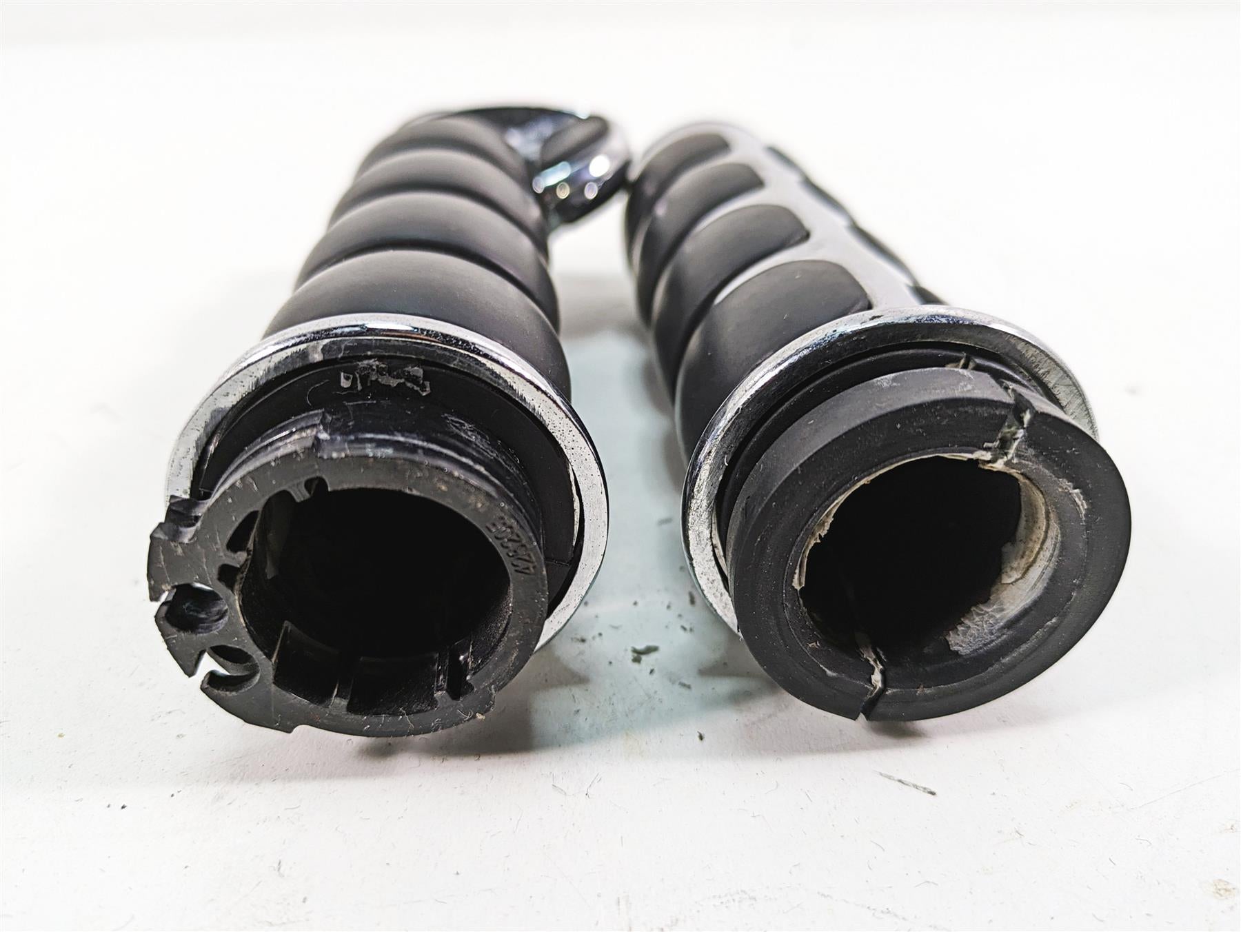 1999 Harley Dyna FXDL Low Rider Chrome Hand Grip Set {{ shop.shopifyCountryName }} - Mototech271