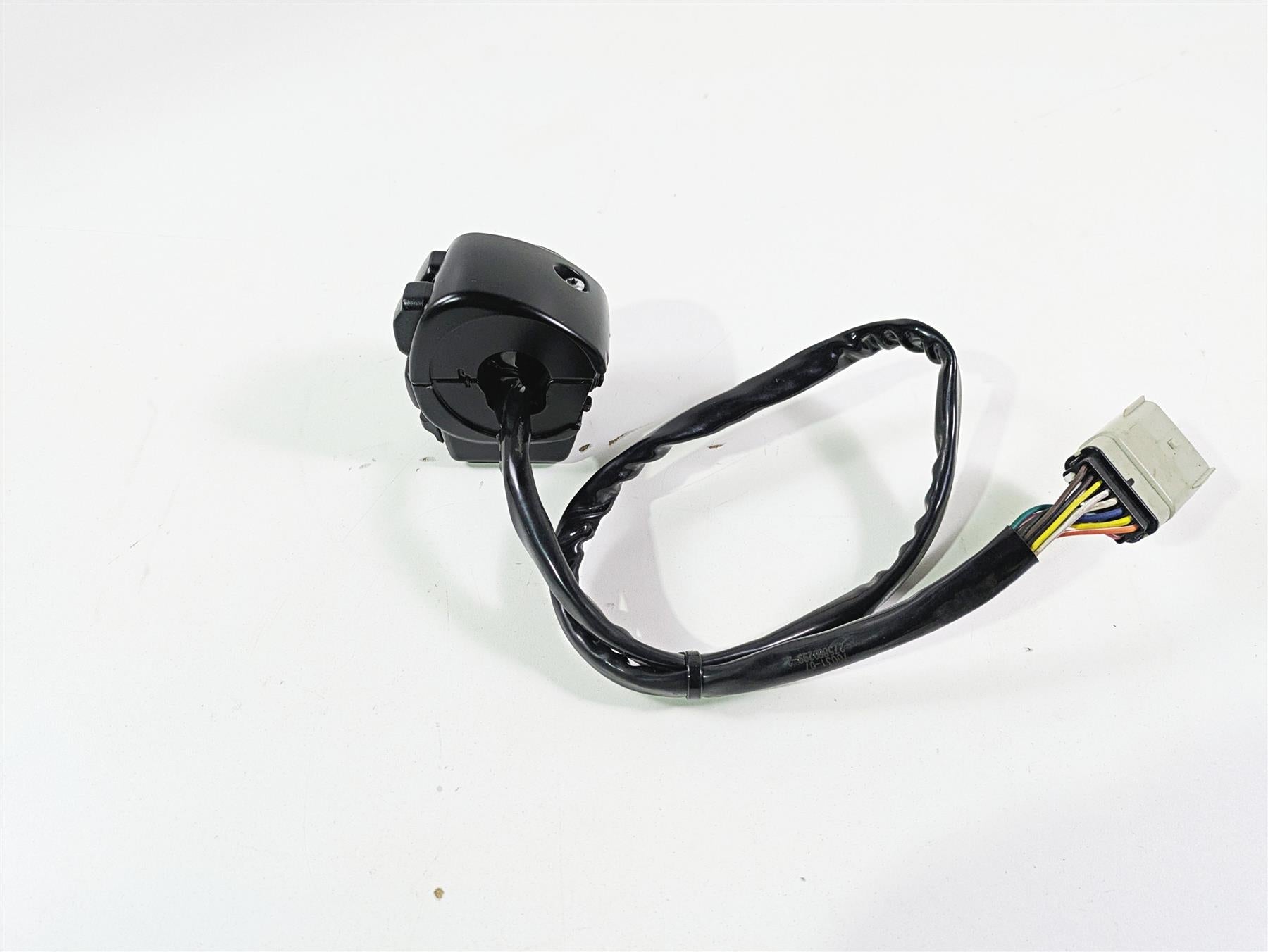 2009 Harley Touring FLHX Street Glide Left Hand Blinker Control Switch 71682-06A {{ shop.shopifyCountryName }} - Mototech271