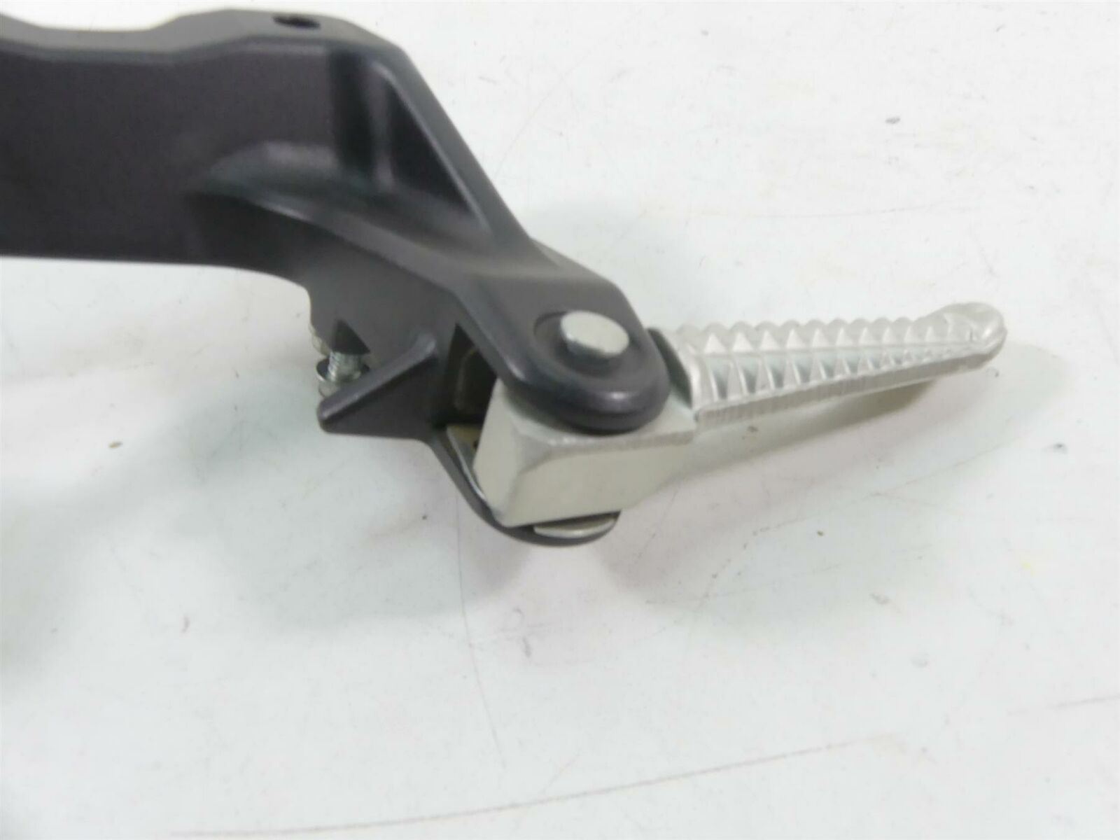 2020 Yamaha VMX17 1700 Left Passenger Footpeg Foot Peg + Mount 2S3-27430-00-00 {{ shop.shopifyCountryName }} - Mototech271