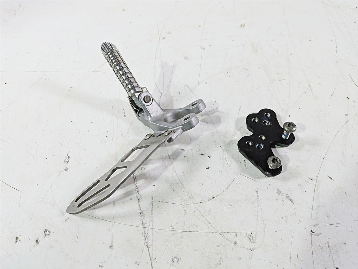 2016 Suzuki GSXR1000 Left Front Rider Driver Foot Peg & Mount 43521-47H20 {{ shop.shopifyCountryName }} - Mototech271