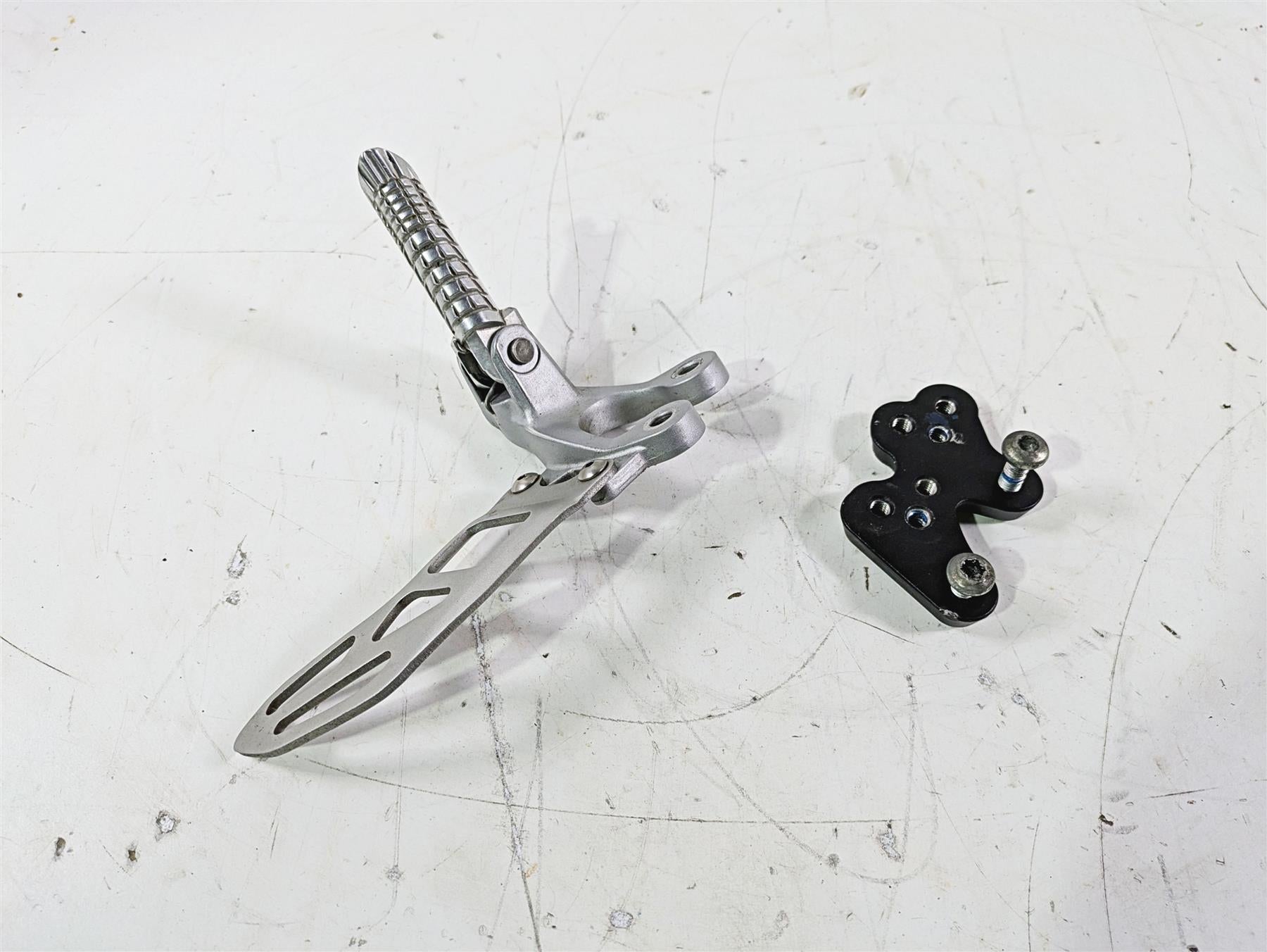 2016 Suzuki GSXR1000 Left Front Rider Driver Foot Peg & Mount 43521-47H20 {{ shop.shopifyCountryName }} - Mototech271