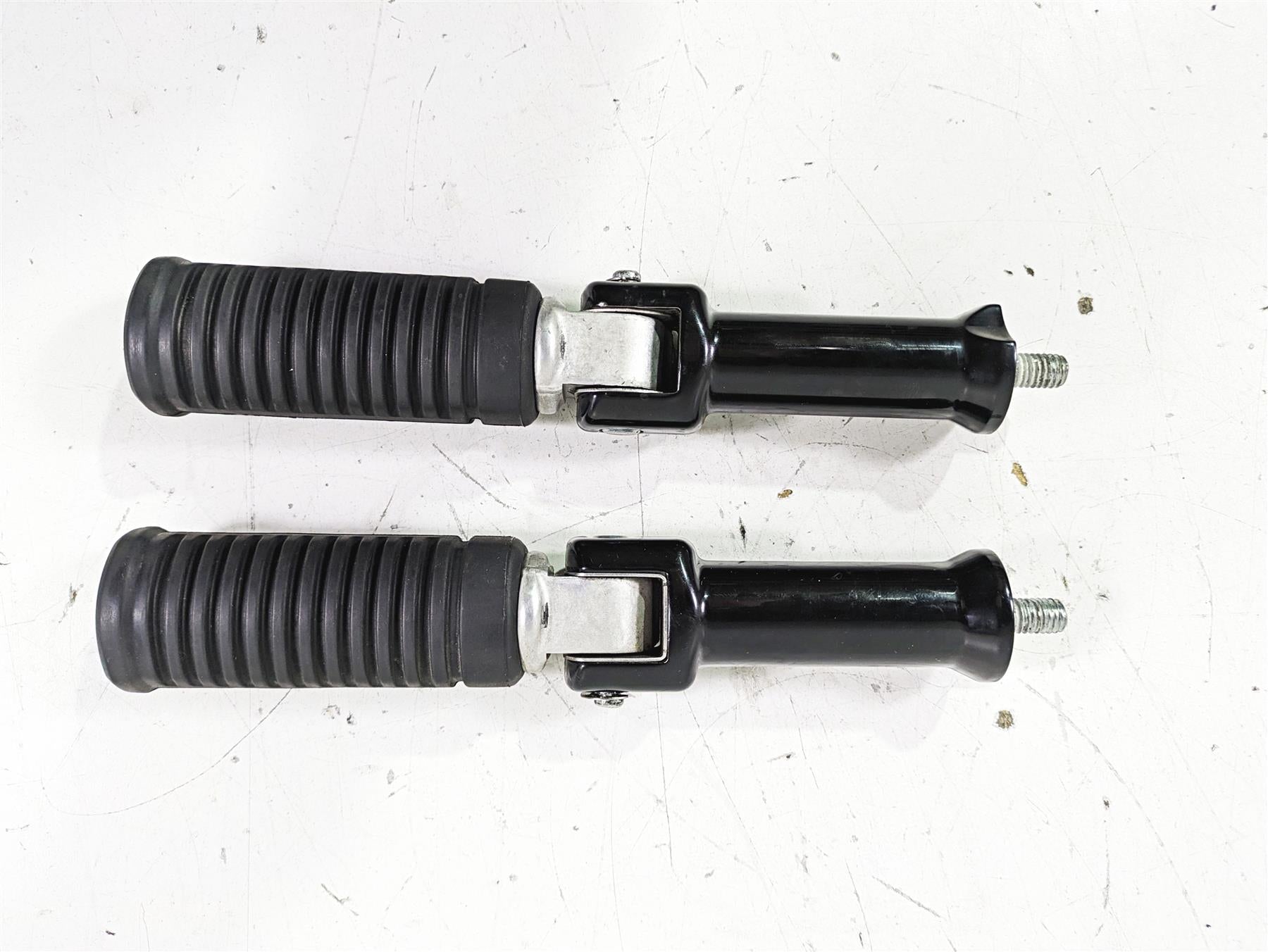 2019 Harley FLHCS Softail Heritage Rear Passenger Foot Peg Set 50500744 {{ shop.shopifyCountryName }} - Mototech271