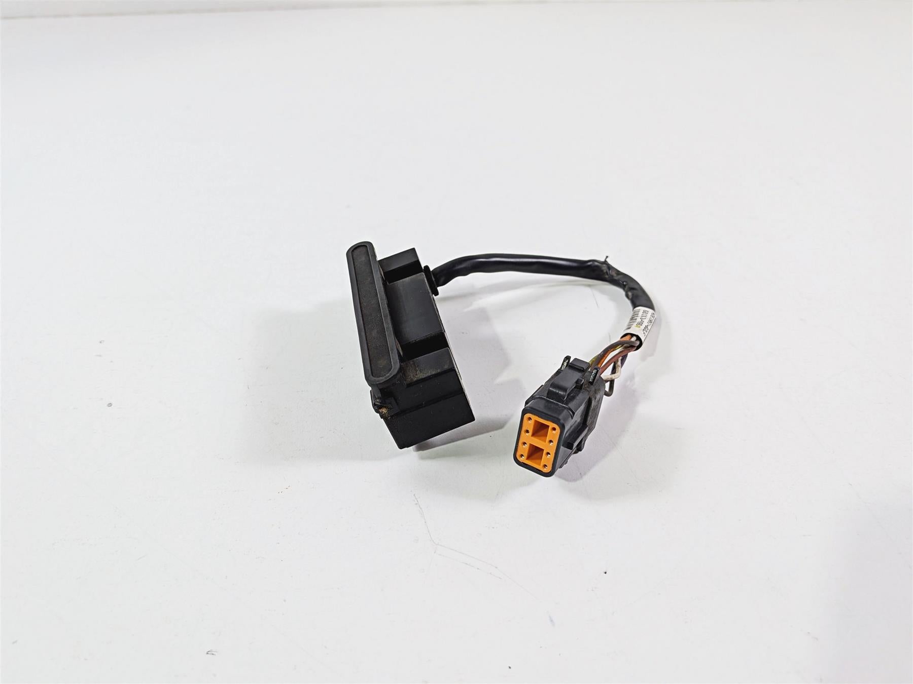 2011 Harley FXDF Dyna Fat Bob Instrument Indicator Lights Read 68113-99C {{ shop.shopifyCountryName }} - Mototech271