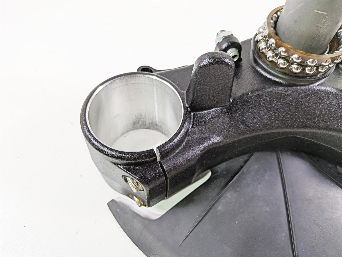 2019 Ducati Supersport 939 S Lower Triple Tree Steering Clamp 34220991AB {{ shop.shopifyCountryName }} - Mototech271