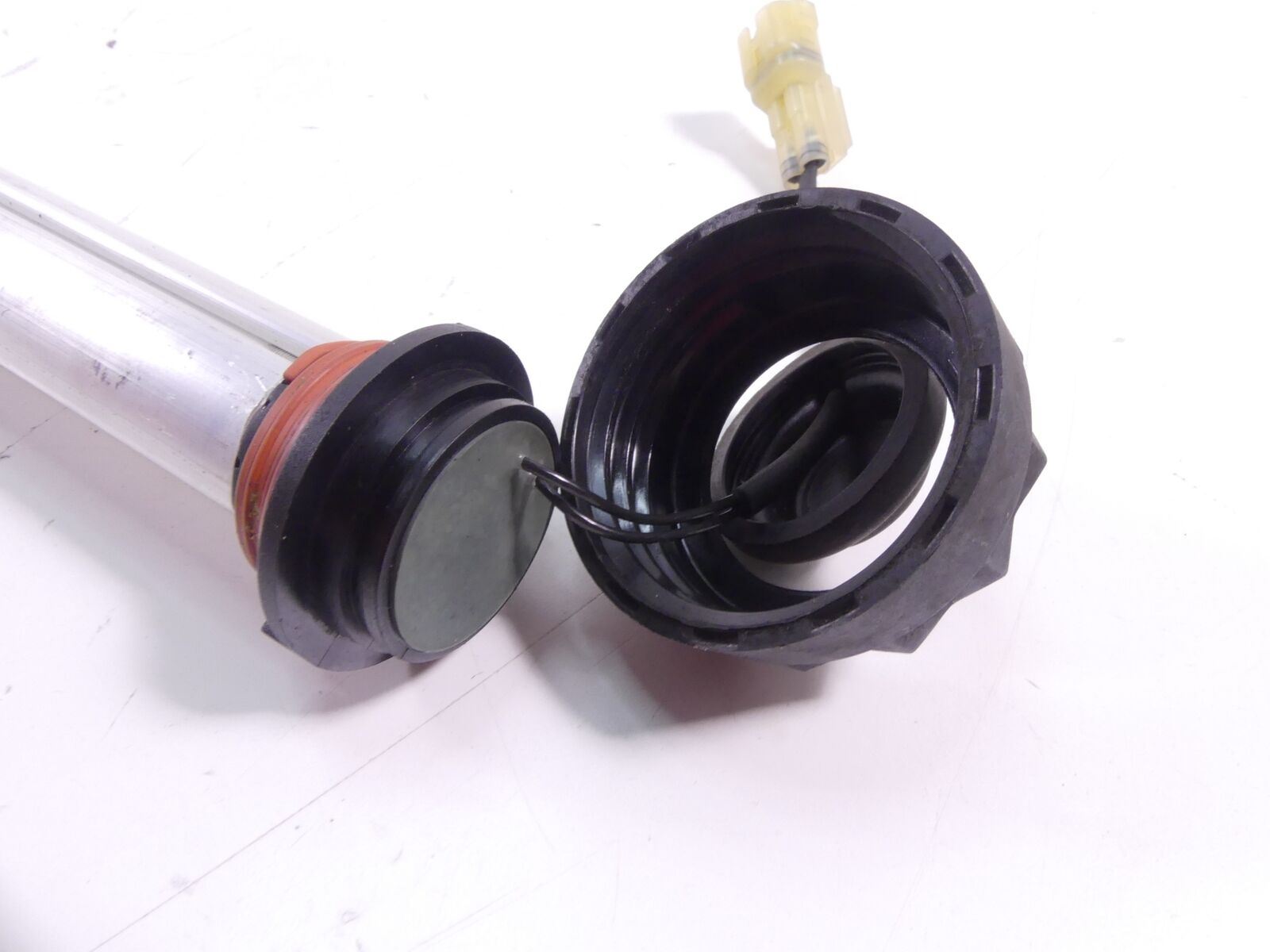 2015 Ducati Diavel Dark Fuel Gas Petrol Level Sending Unit 59210221C {{ shop.shopifyCountryName }} - Mototech271