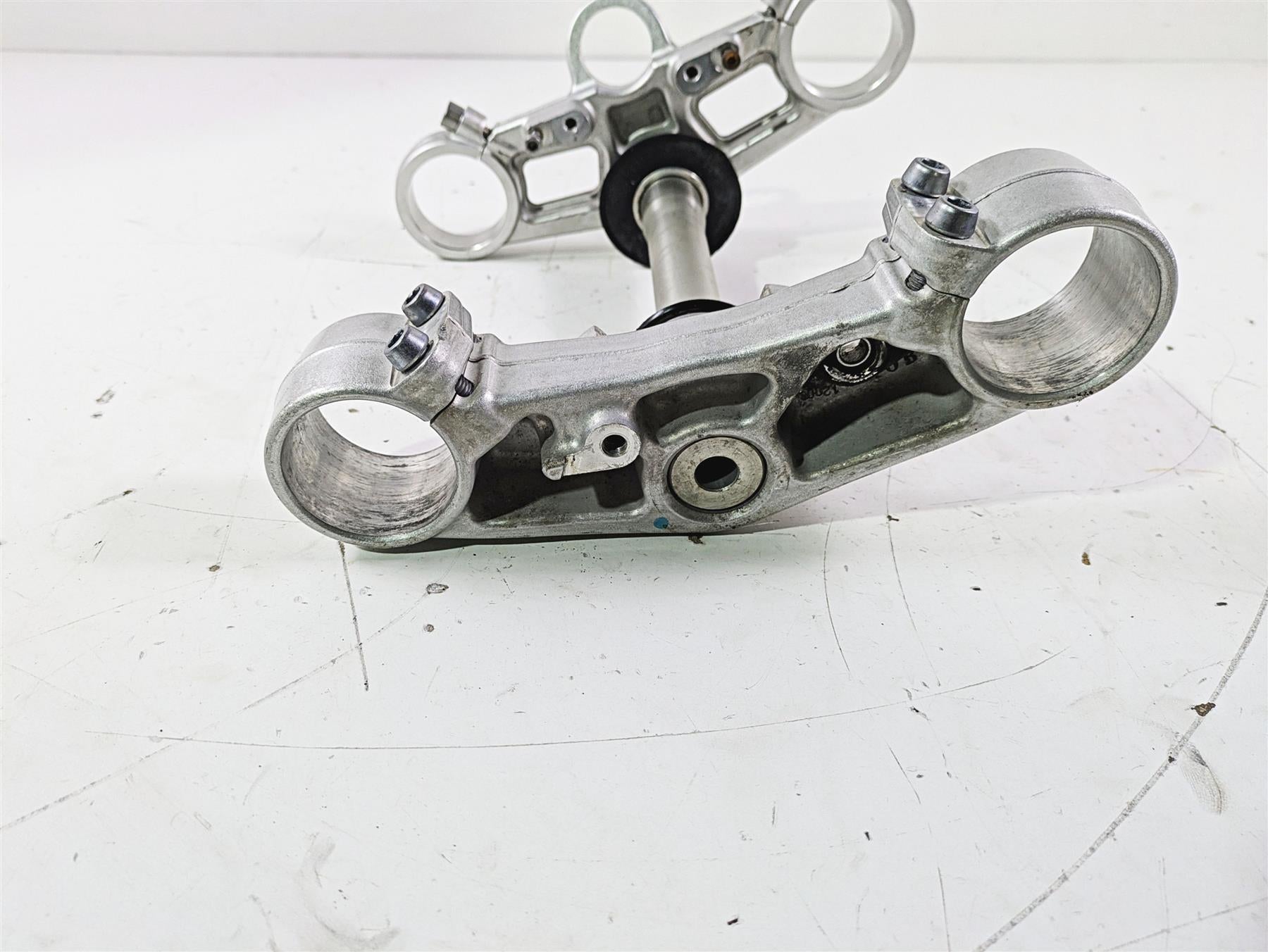 2012 Triumph Daytona 675 Upper Lower Triple Tree Set T2044130 T2049170 {{ shop.shopifyCountryName }} - Mototech271