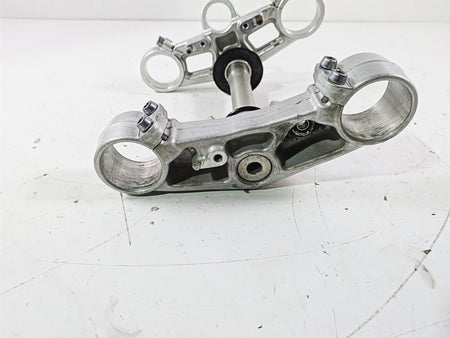 2012 Triumph Daytona 675 Upper Lower Triple Tree Set T2044130 T2049170 {{ shop.shopifyCountryName }} - Mototech271