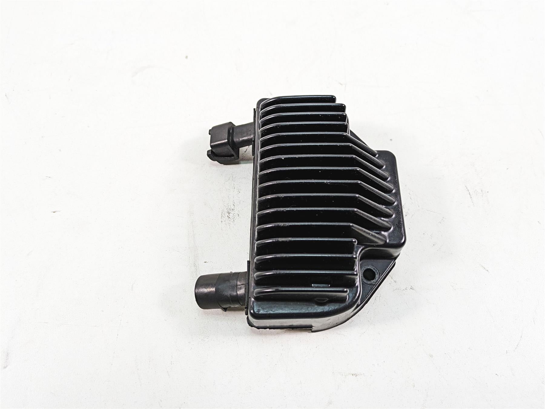 2009 Harley FXDC Dyna Super Glide Custom Rectifier Voltage Regulator 74631-08A {{ shop.shopifyCountryName }} - Mototech271
