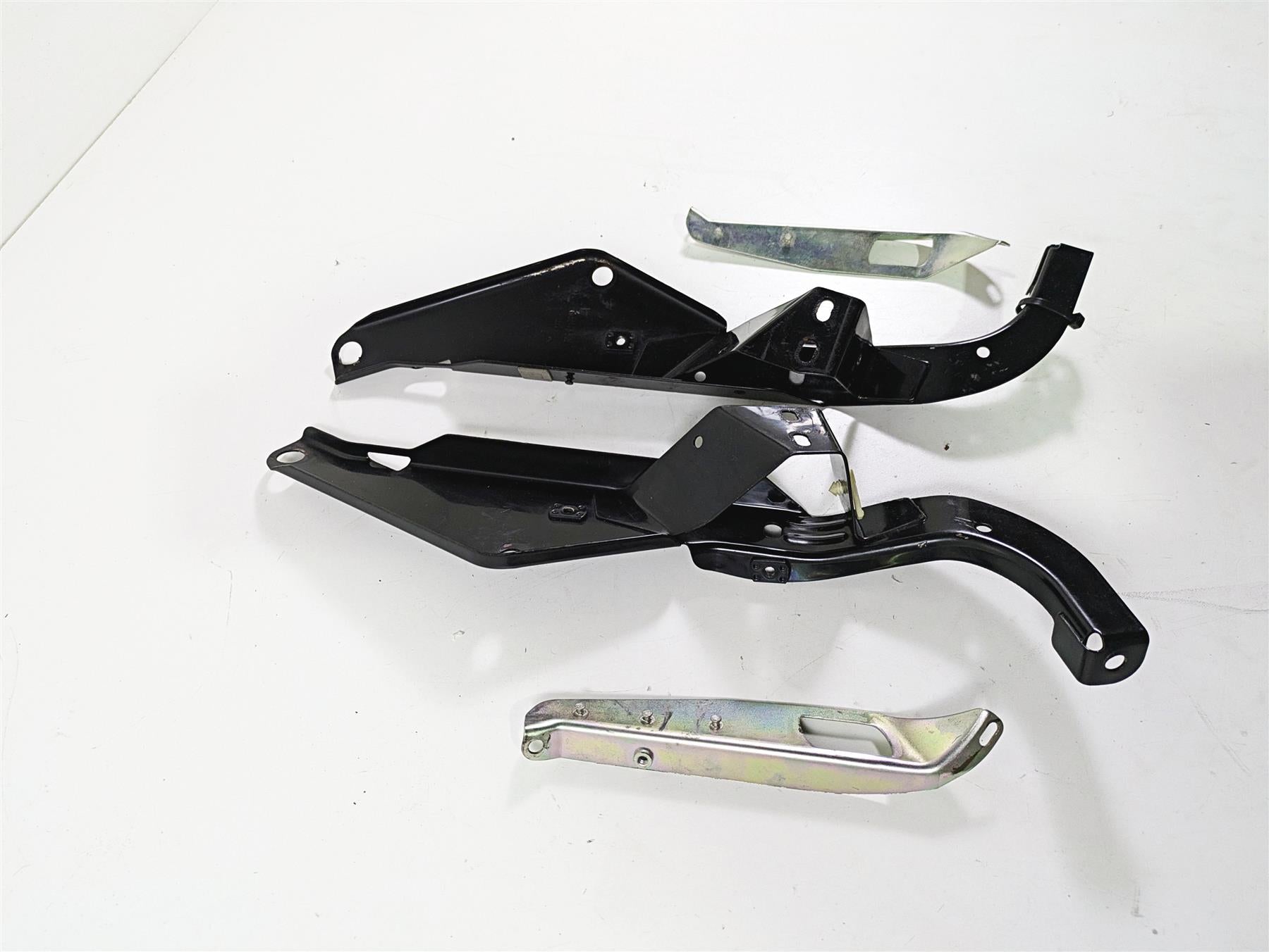2010 Harley Touring FLHX Street Glide Front Fairing Mounts 58478-96B 58479-96B {{ shop.shopifyCountryName }} - Mototech271