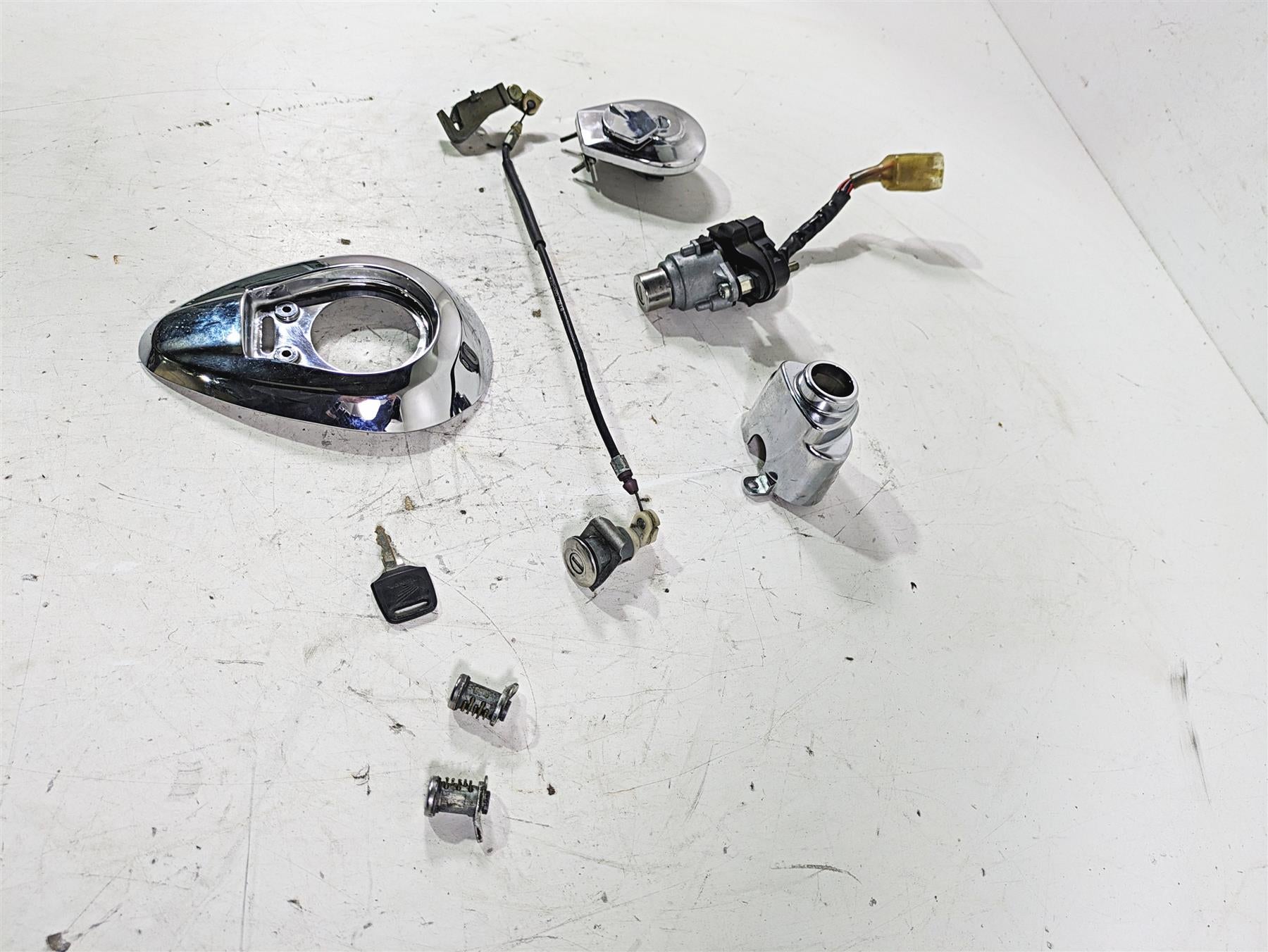 1998 Honda GL1500 Valkyrie Tour Ignition Switch Key Lock Set 35010-MZ0-700 {{ shop.shopifyCountryName }} - Mototech271
