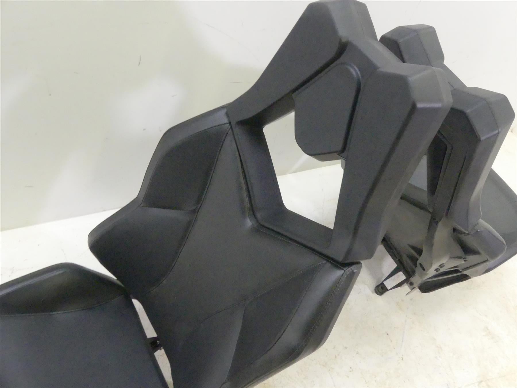2020 Can-Am Commander 1000R XT Left Right Driver Passenger Seat Set {{ shop.shopifyCountryName }} - Mototech271