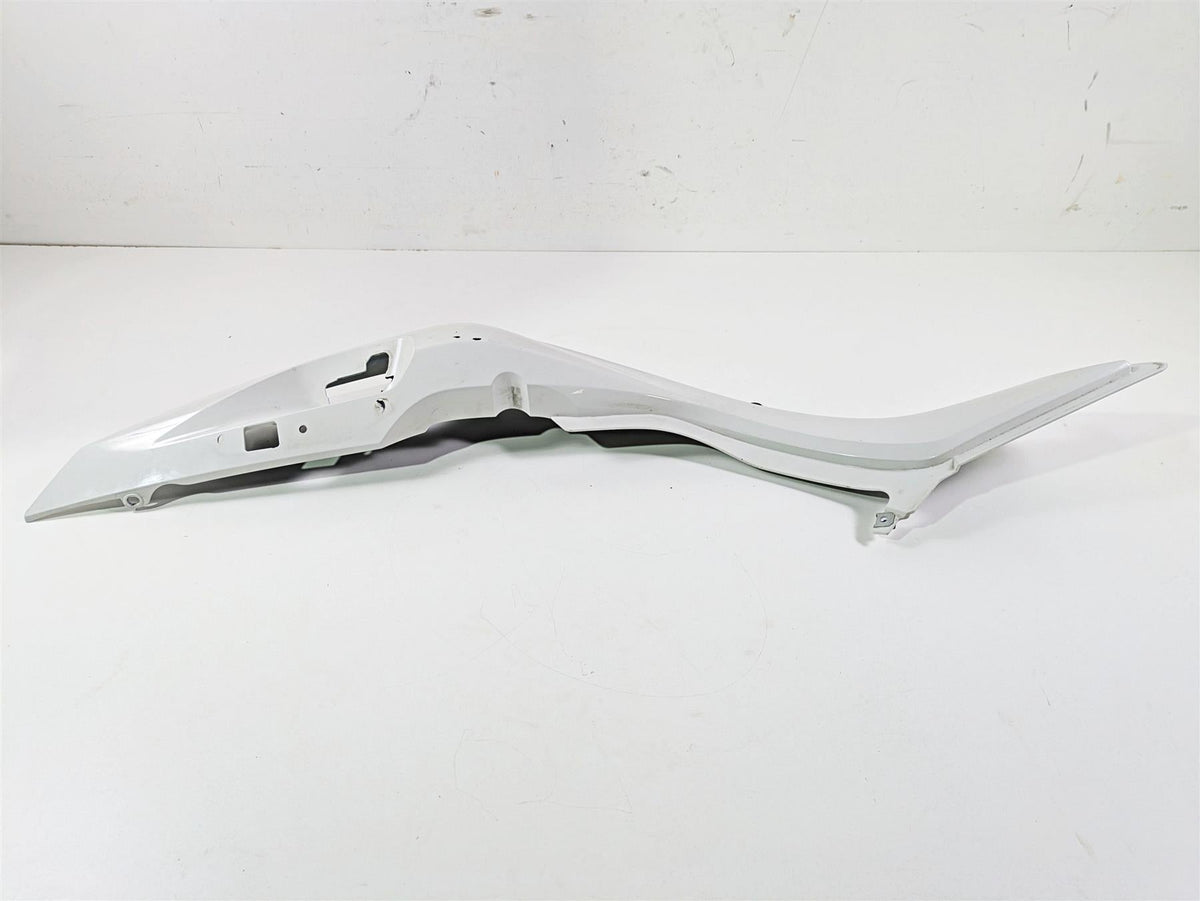 2019 BMW R1250RT K52 Left Tail Side Cover Fairing - Read 46638533577 {{ shop.shopifyCountryName }} - Mototech271