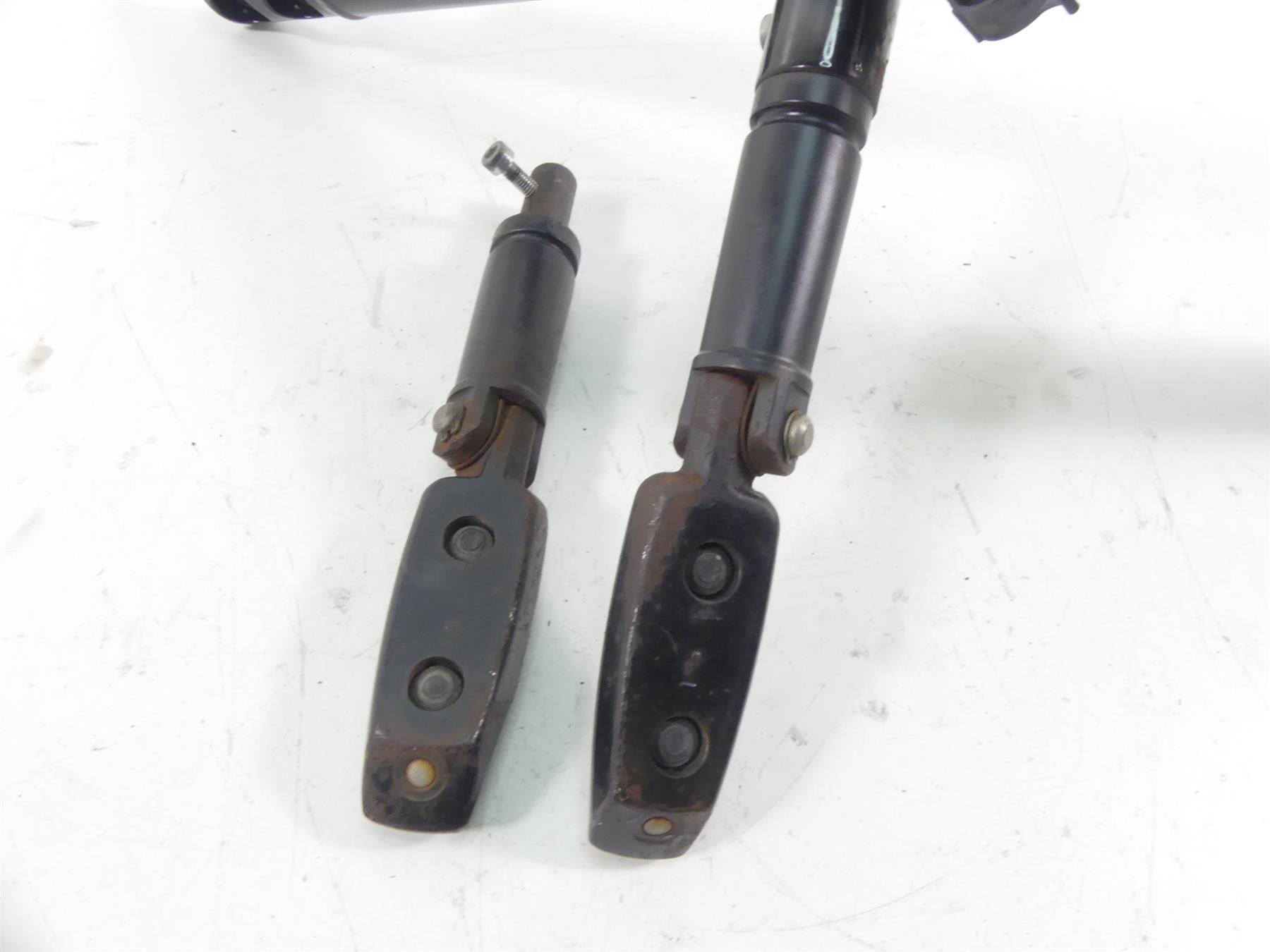 2006 Harley VRSCD Night V Rod Right Front Frame Downtube + Pegs 48067-06BK {{ shop.shopifyCountryName }} - Mototech271