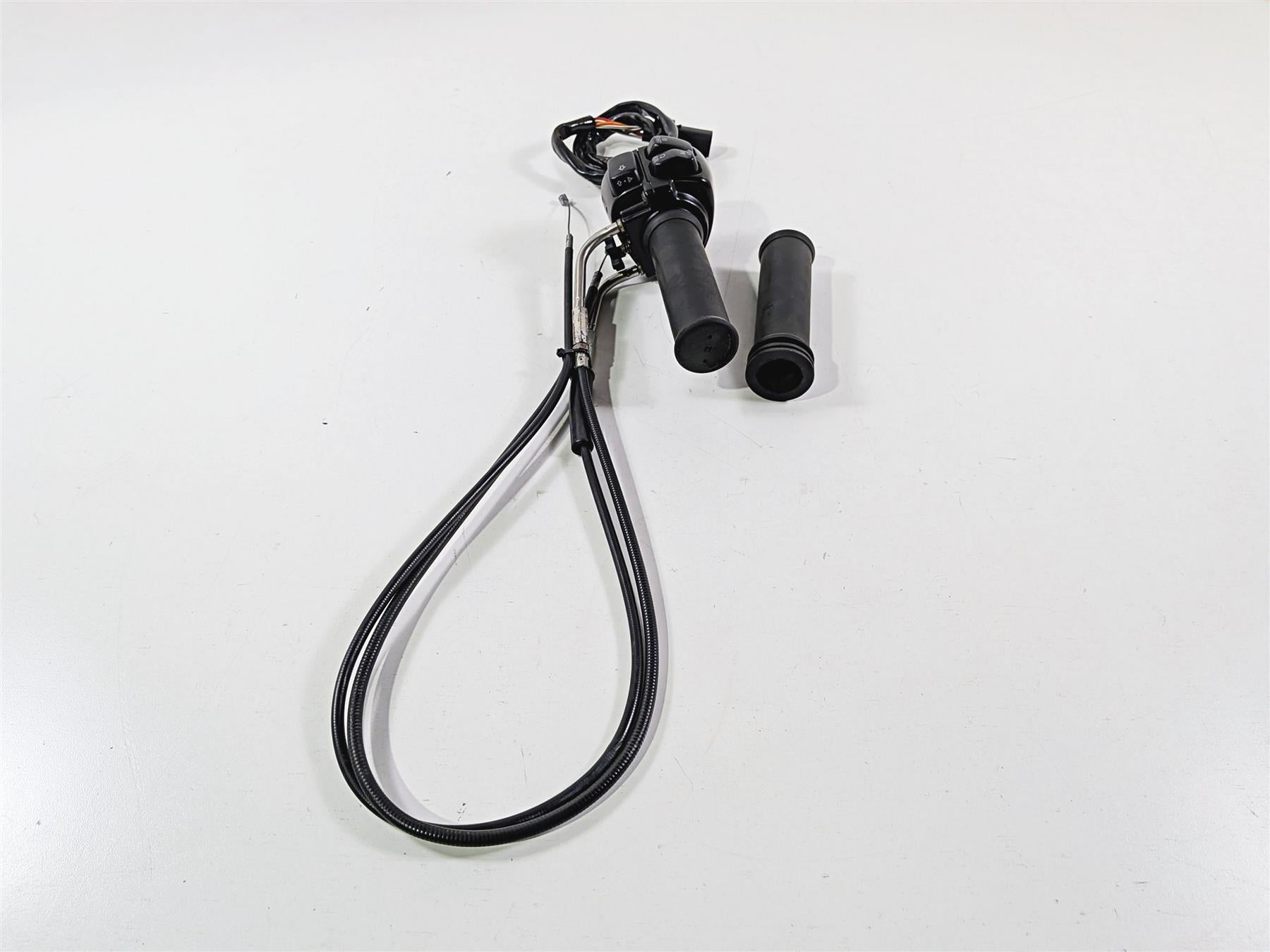 2013 Harley VRSCDX Night Rod Special Right Hand Start Throttle Control Switch 71684-06A-Mototech271
