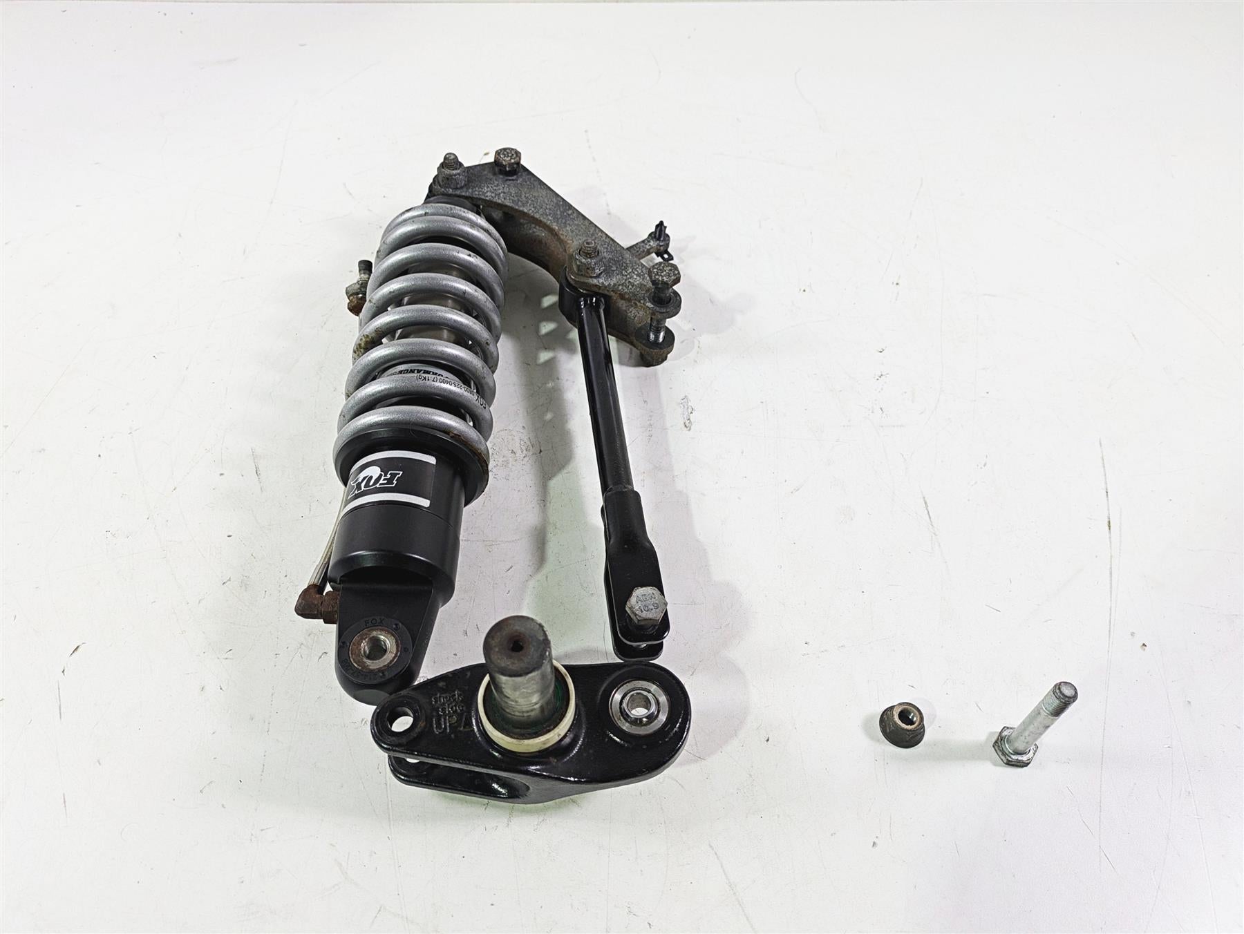 2018 Indian Chieftain Limited Fox Rear Shock Damper & Linkage 1019402 1543839 {{ shop.shopifyCountryName }} - Mototech271