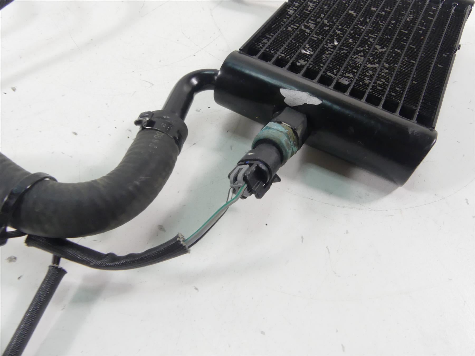2014 Harley Touring FLHTK Electra Glide Left Coolant Radiator 26800006 {{ shop.shopifyCountryName }} - Mototech271