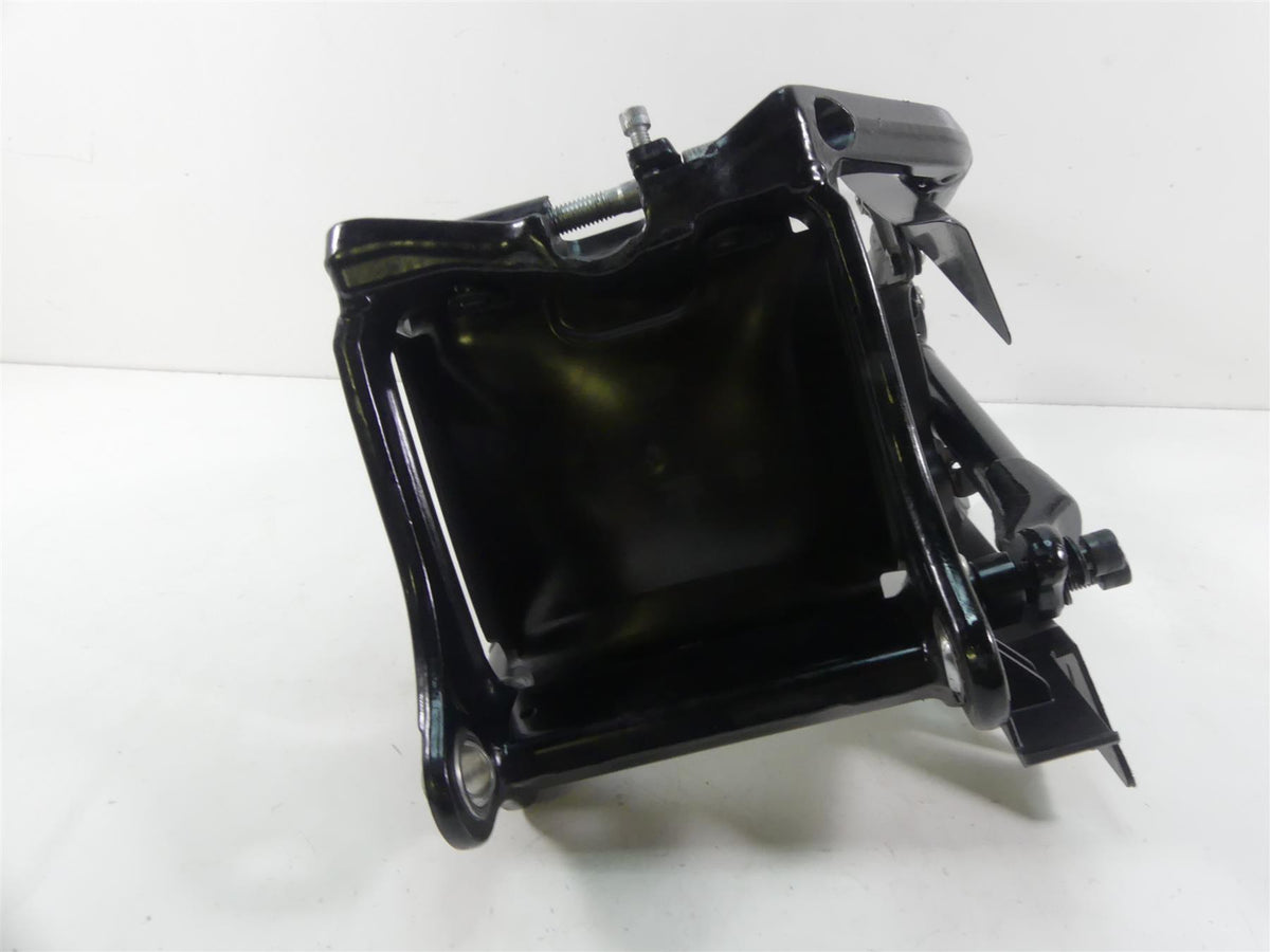 2018 Harley FLHC Softail Heritage Rear Swingarm Swing Arm + Axle 47400099BHP {{ shop.shopifyCountryName }} - Mototech271