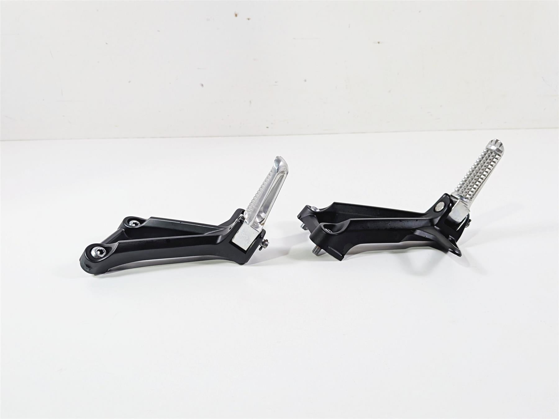 2023 Yamaha MT10 MTN1000 Rear Passenger Footpeg Rest Set 1RC-2741L-01-00 {{ shop.shopifyCountryName }} - Mototech271