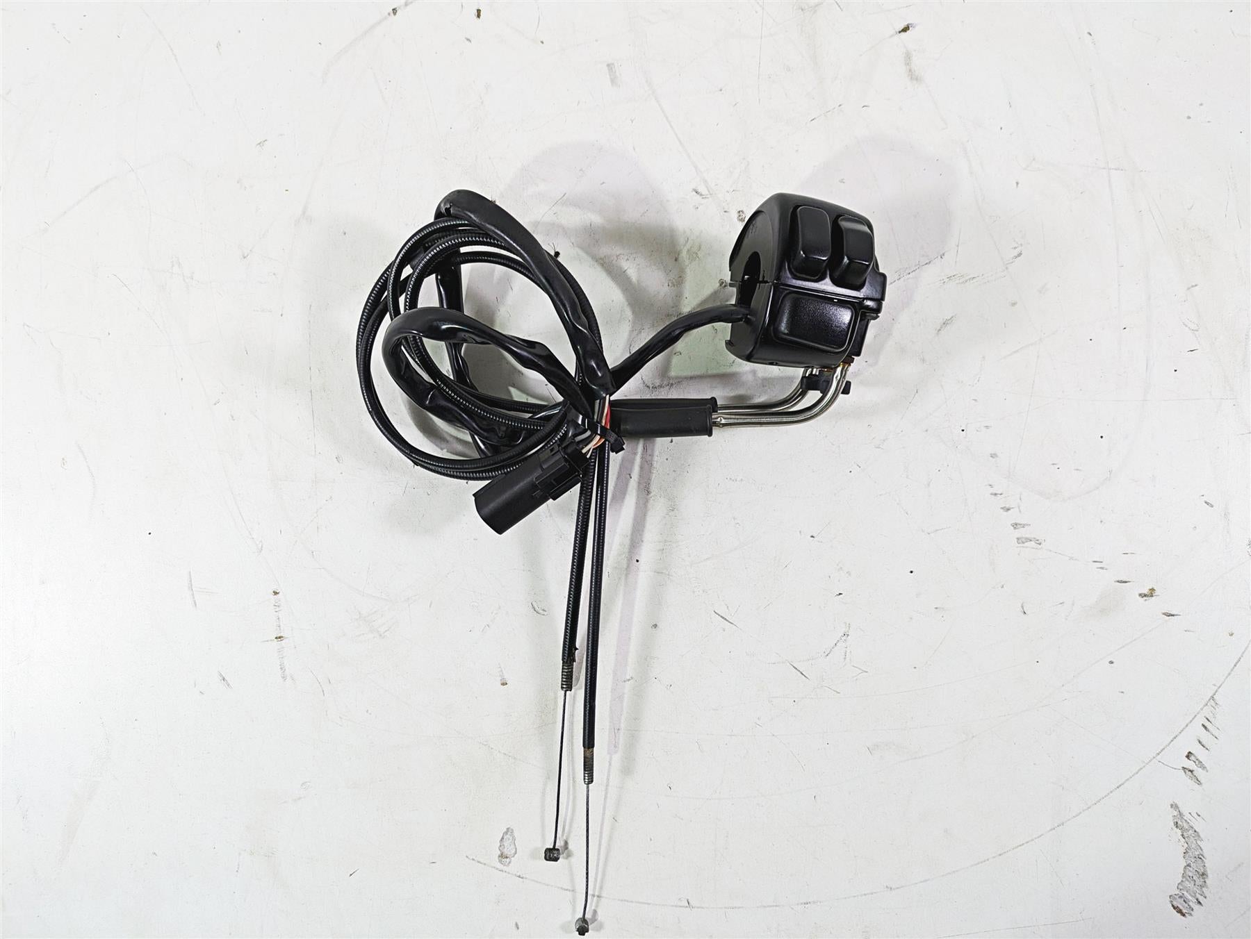 2013 Harley VRSCDX Night Rod Sp Right Hand Start Control Switch 71684-06A {{ shop.shopifyCountryName }} - Mototech271