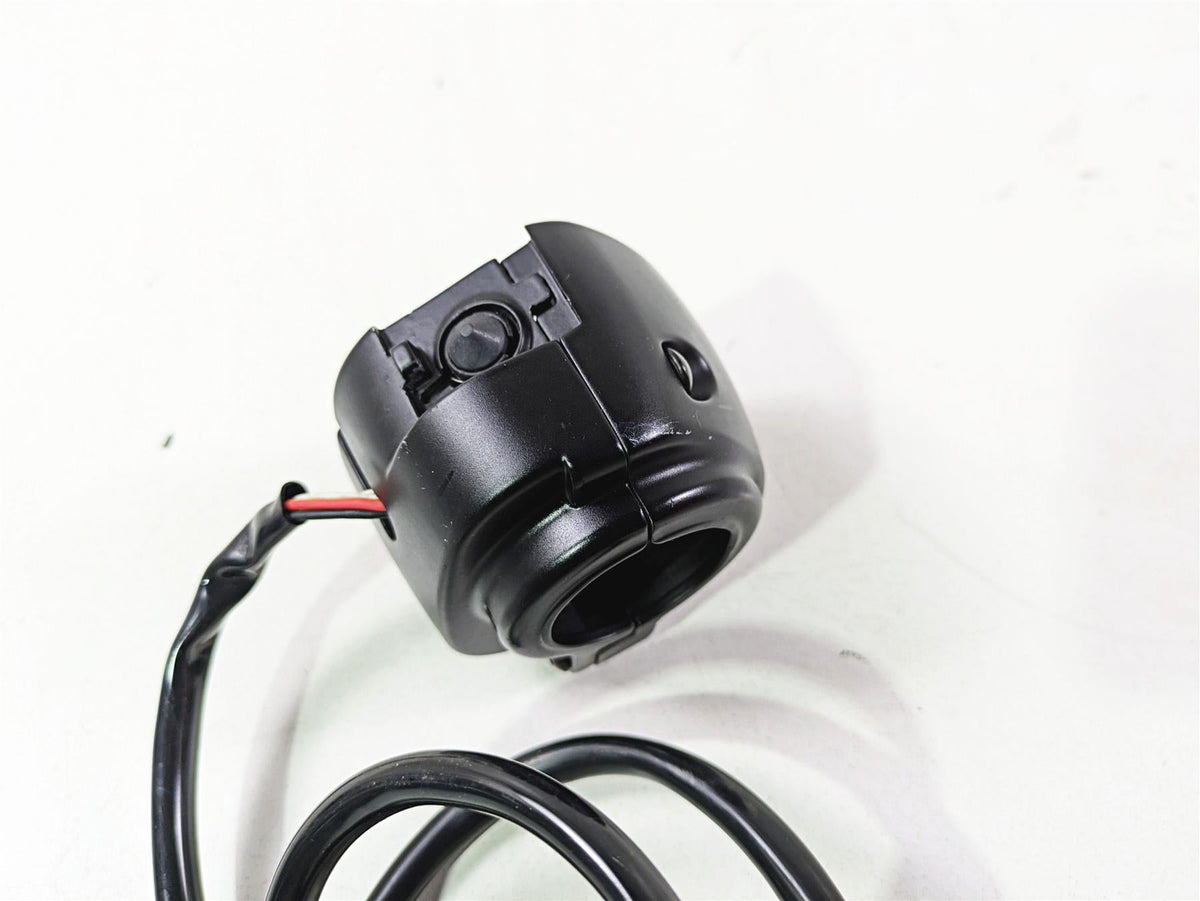 2020 Harley Softail FXST Standard Left Hand Turn Signal Control Switch 71500292 {{ shop.shopifyCountryName }} - Mototech271