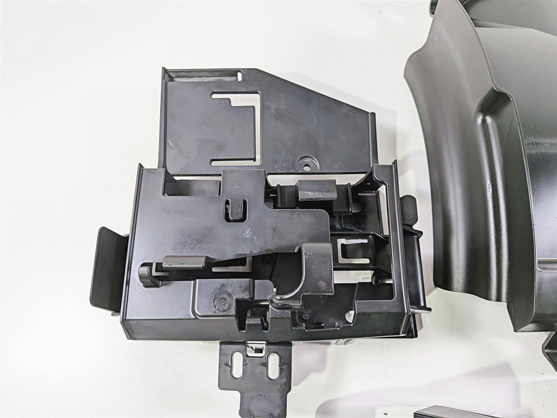 2014 Harley FXSB Softail Breakout Battery Electrical Carrier Set - Read 69200451-Mototech271