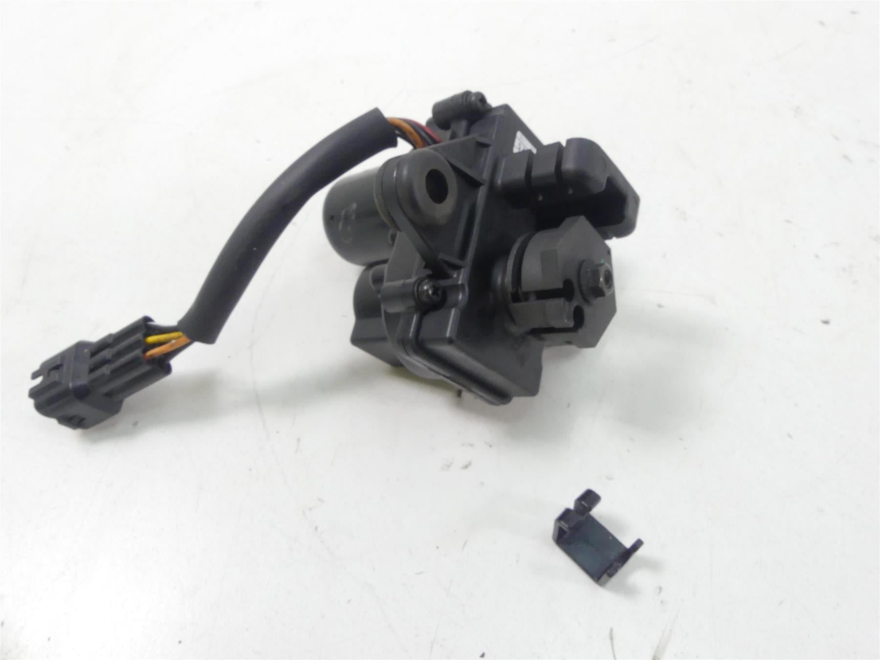 2017 Ducati Monster 1200 S Oem Exhaust Rear Header Manifold & Servo 57211632A {{ shop.shopifyCountryName }} - Mototech271