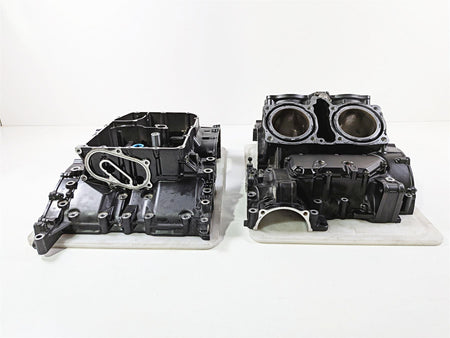 2009 Yamaha VMX17 V-Max 1700 Engine Crank Case Crankcase Set 2S3-15100-11-Mototech271
