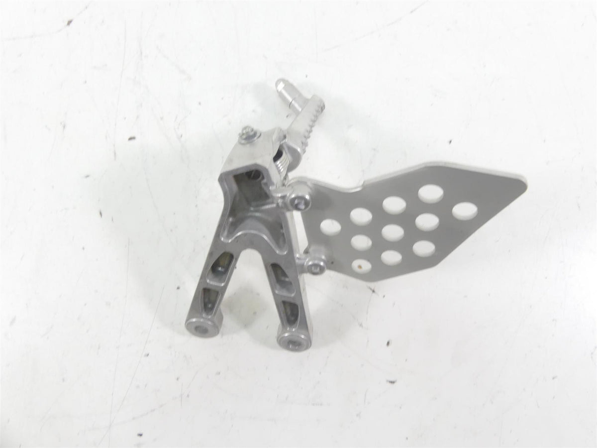 2021 Honda CBR600RR Front Left Rider Driver Footpeg Foot Peg 50700-MFJ-D00 {{ shop.shopifyCountryName }} - Mototech271