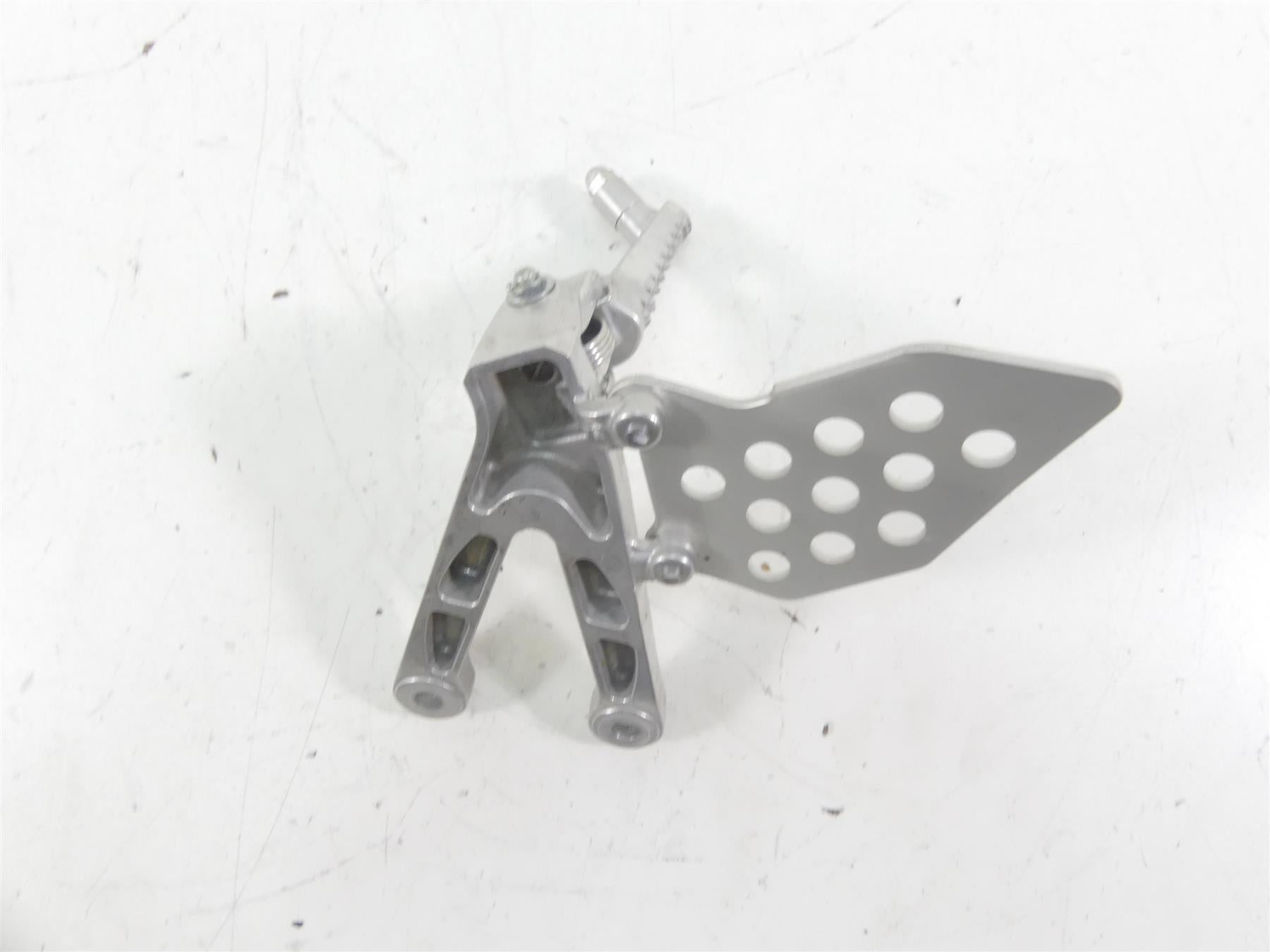 2021 Honda CBR600RR Front Left Rider Driver Footpeg Foot Peg 50700-MFJ-D00 {{ shop.shopifyCountryName }} - Mototech271
